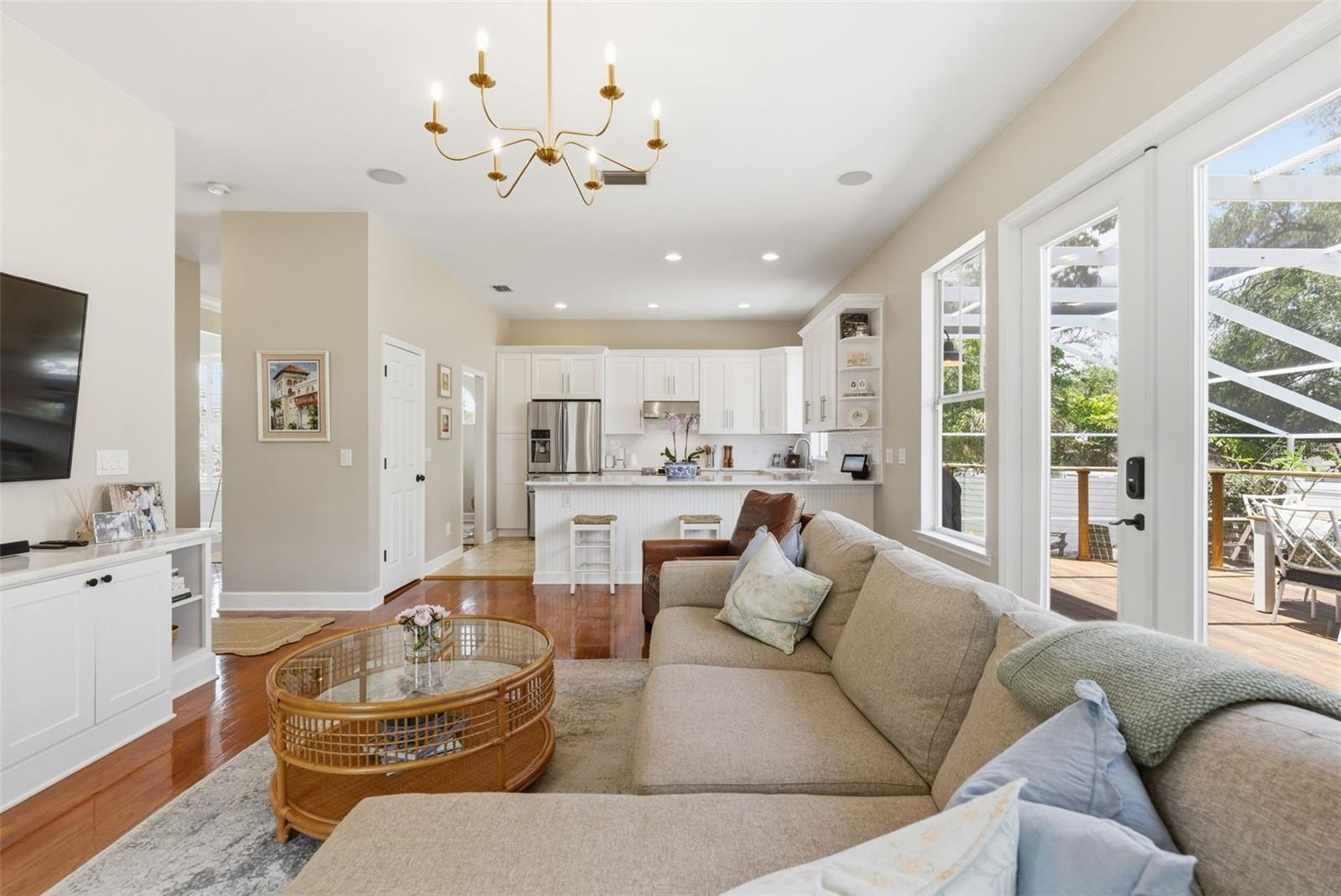 2803 W AVERILL AVE, TAMPA, FL, 33611