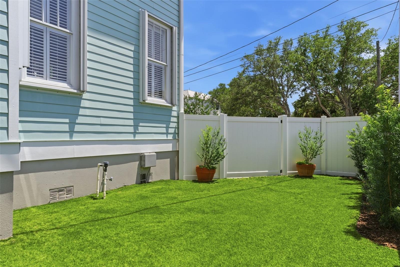 2803 W AVERILL AVE, TAMPA, FL, 33611