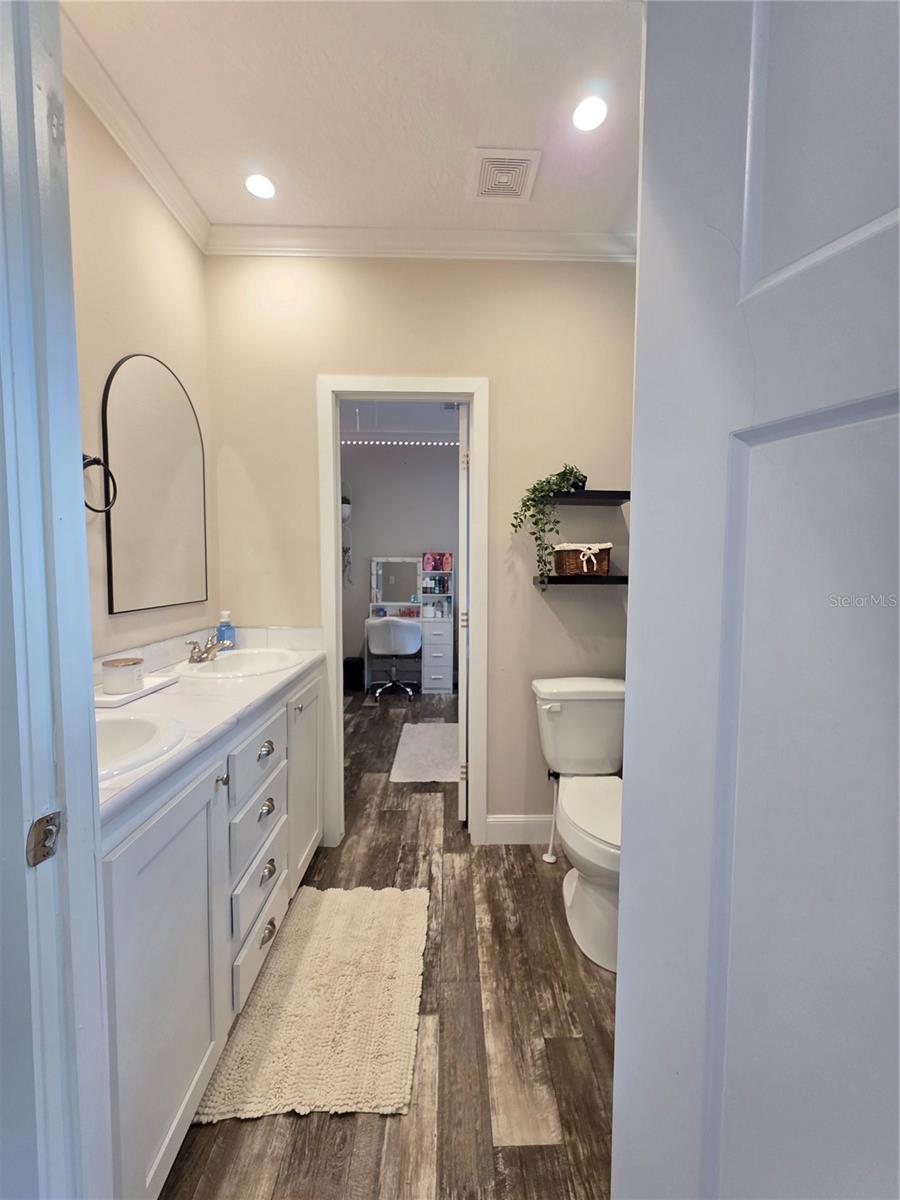 10617 SKEWLEE GARDENS DR, THONOTOSASSA, FL, 33592