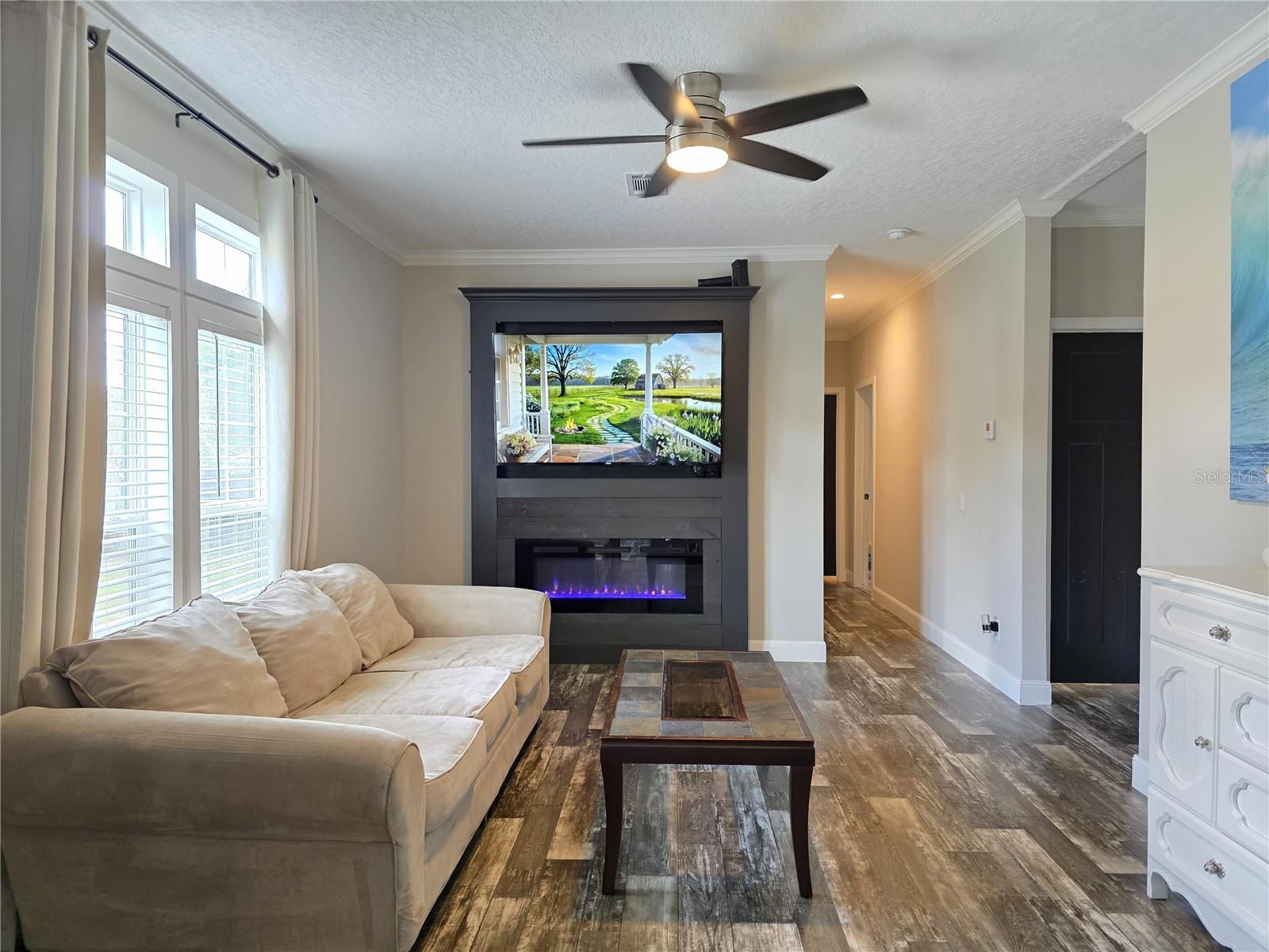 10617 SKEWLEE GARDENS DR, THONOTOSASSA, FL, 33592