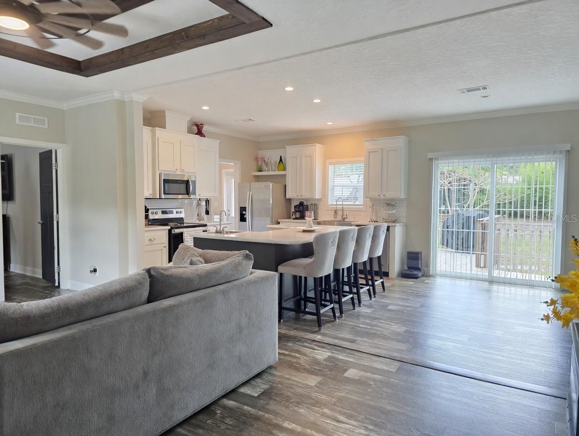 10617 SKEWLEE GARDENS DR, THONOTOSASSA, FL, 33592