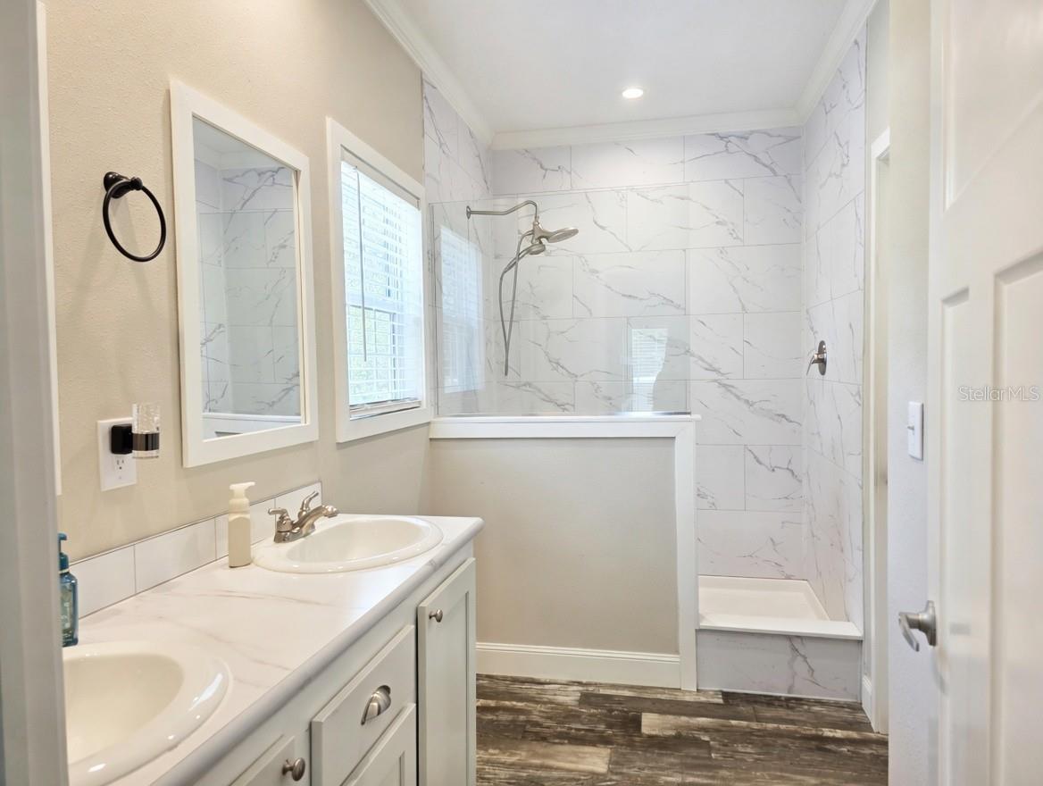 10617 SKEWLEE GARDENS DR, THONOTOSASSA, FL, 33592