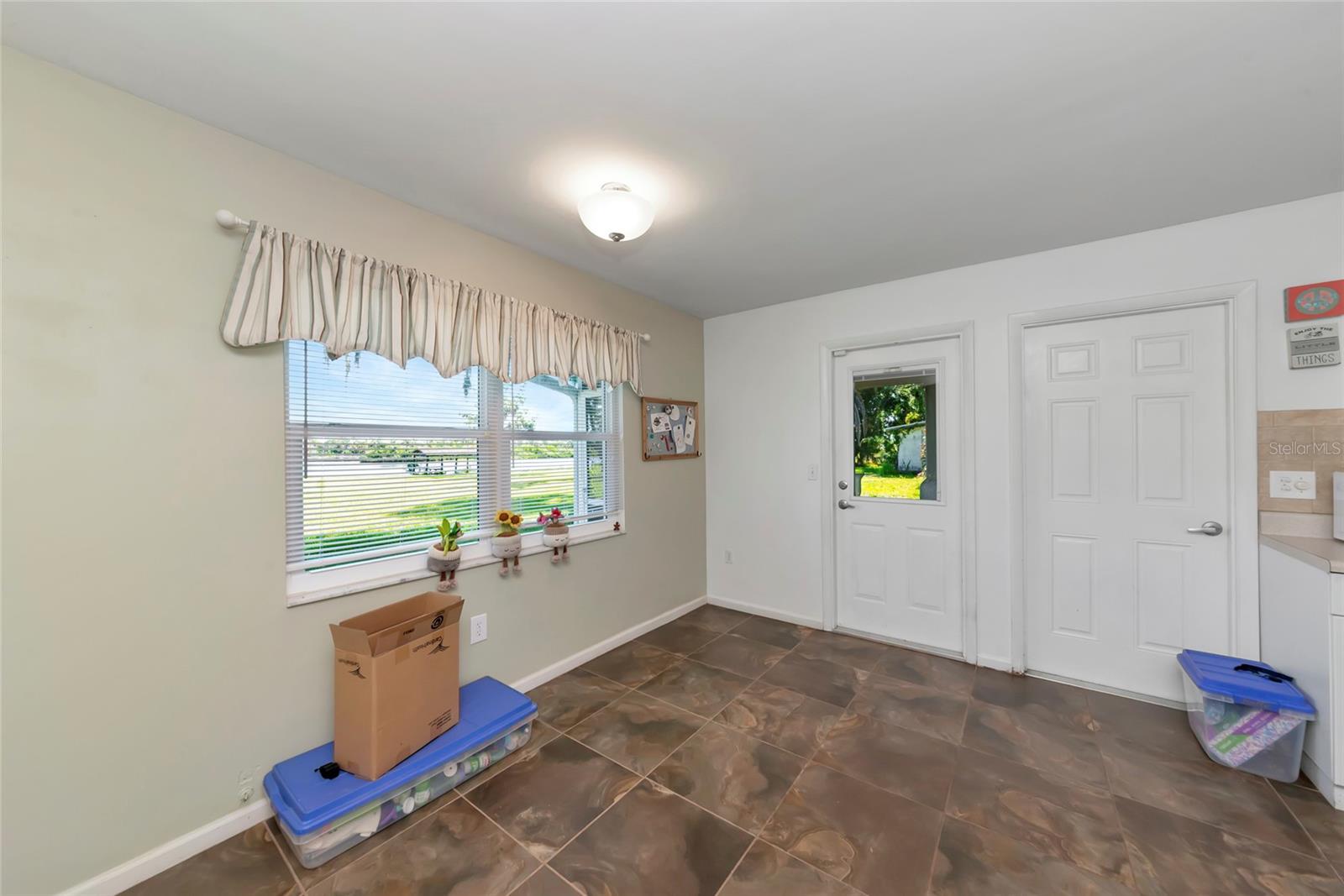 11903 UPPER MANATEE RIVER RD, BRADENTON, FL, 34212
