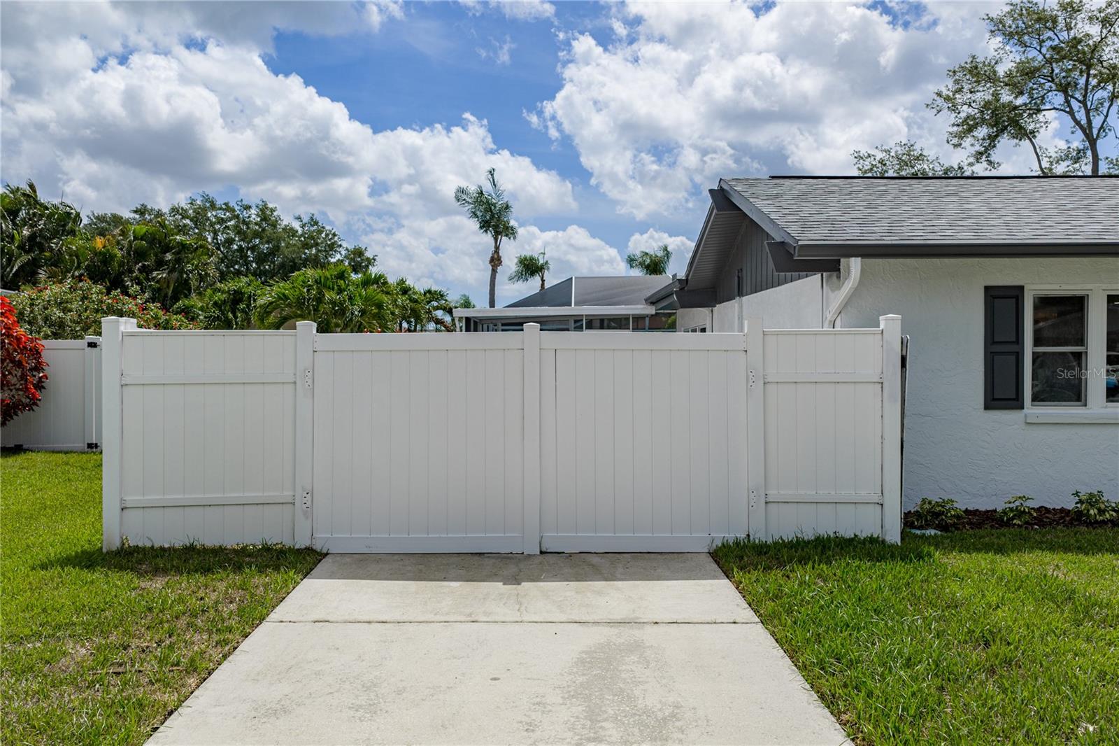 9305 120TH LN, SEMINOLE, FL, 33772