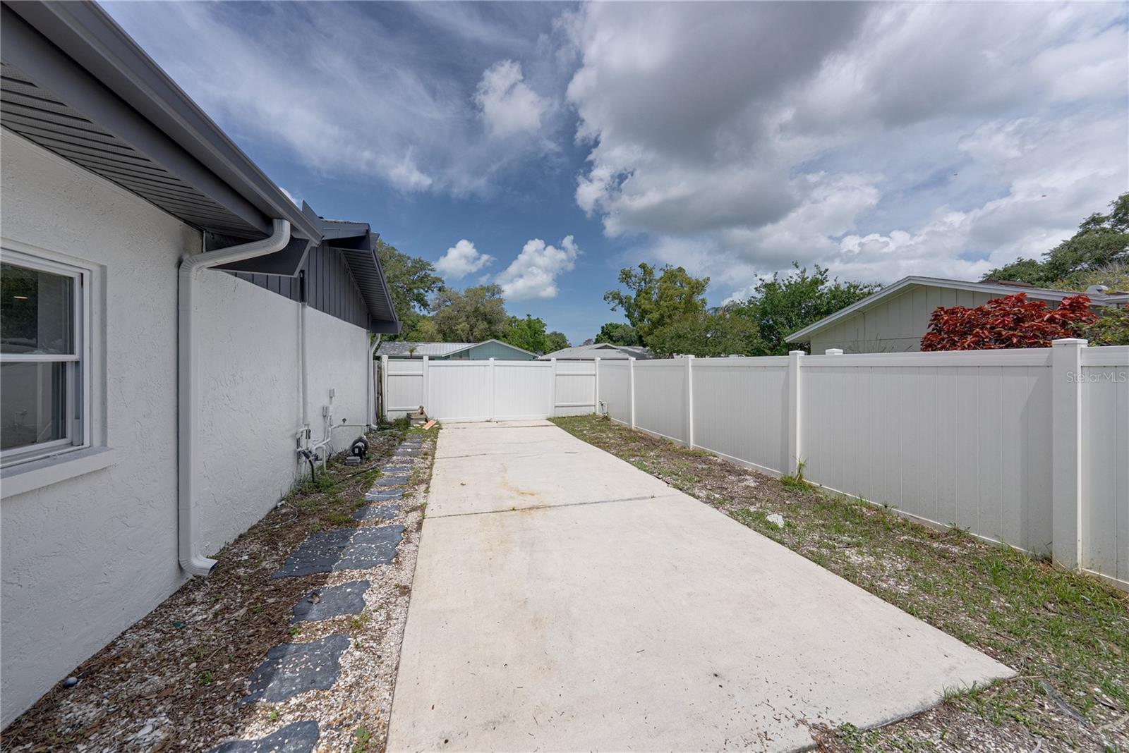 9305 120TH LN, SEMINOLE, FL, 33772