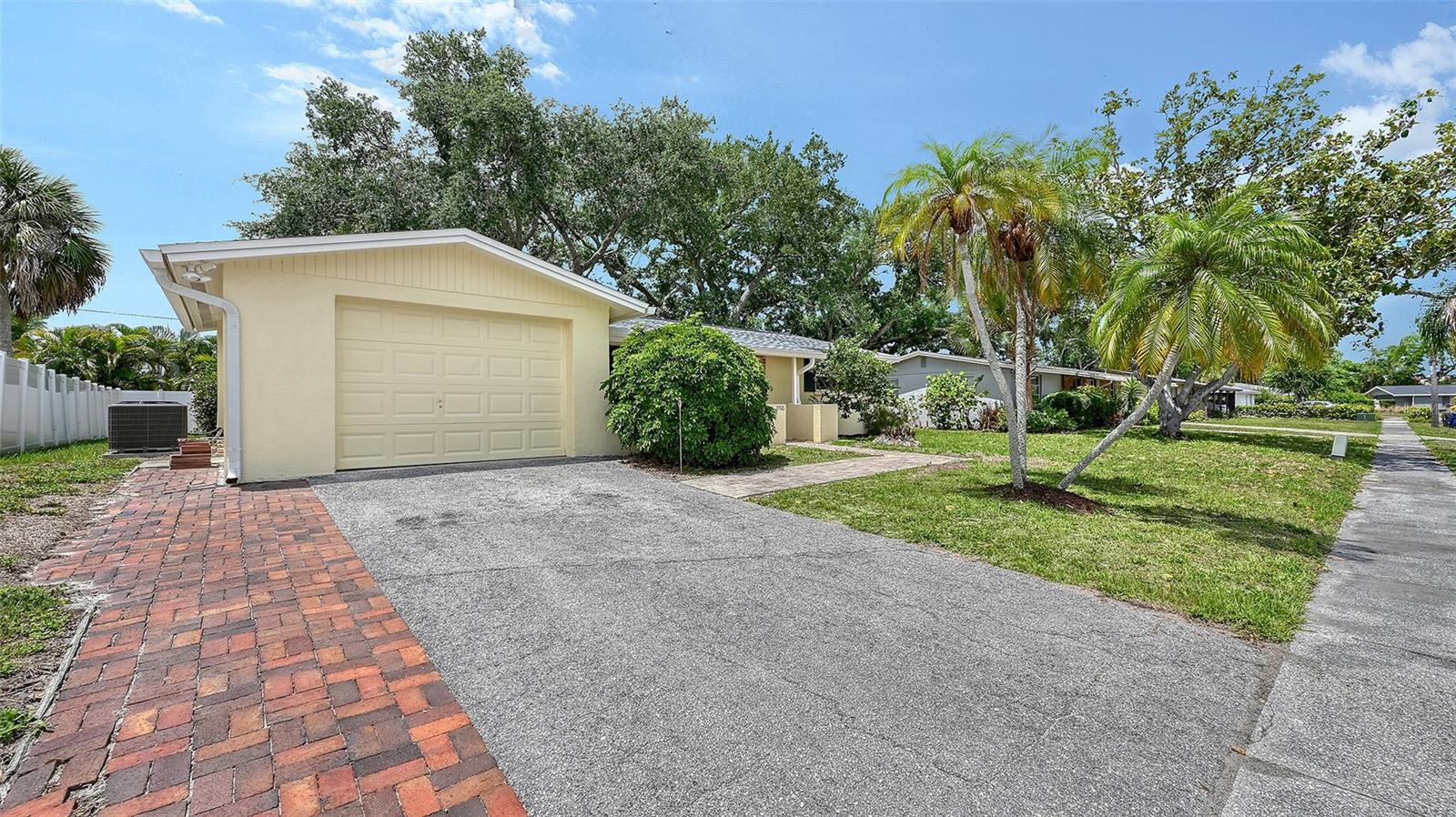 2706 WHITE SANDS DR, SARASOTA, FL, 34231