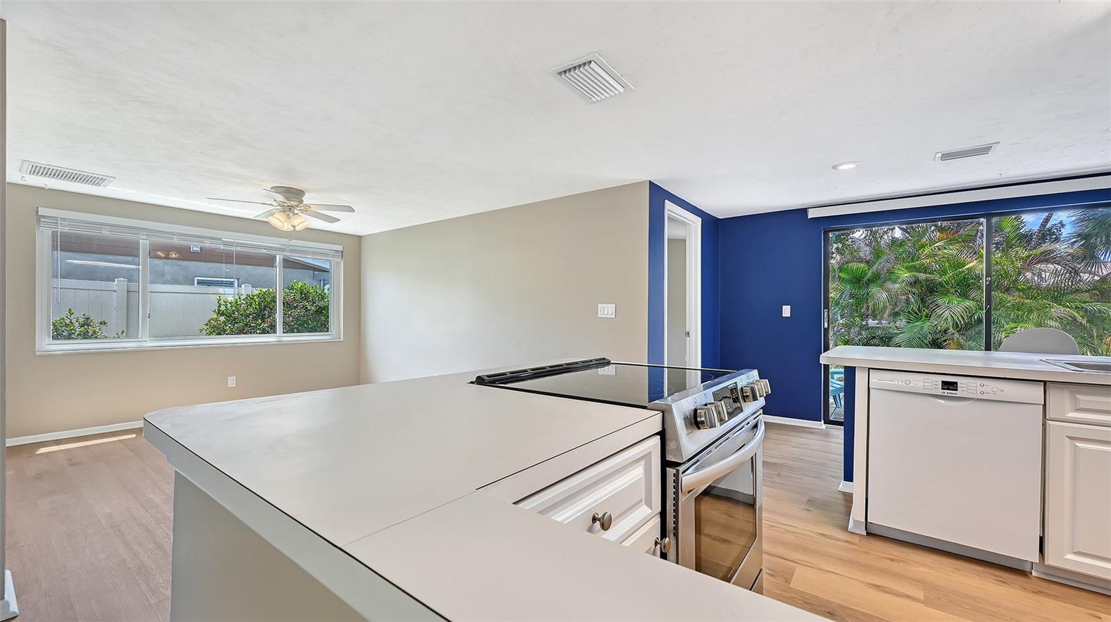 2706 WHITE SANDS DR, SARASOTA, FL, 34231