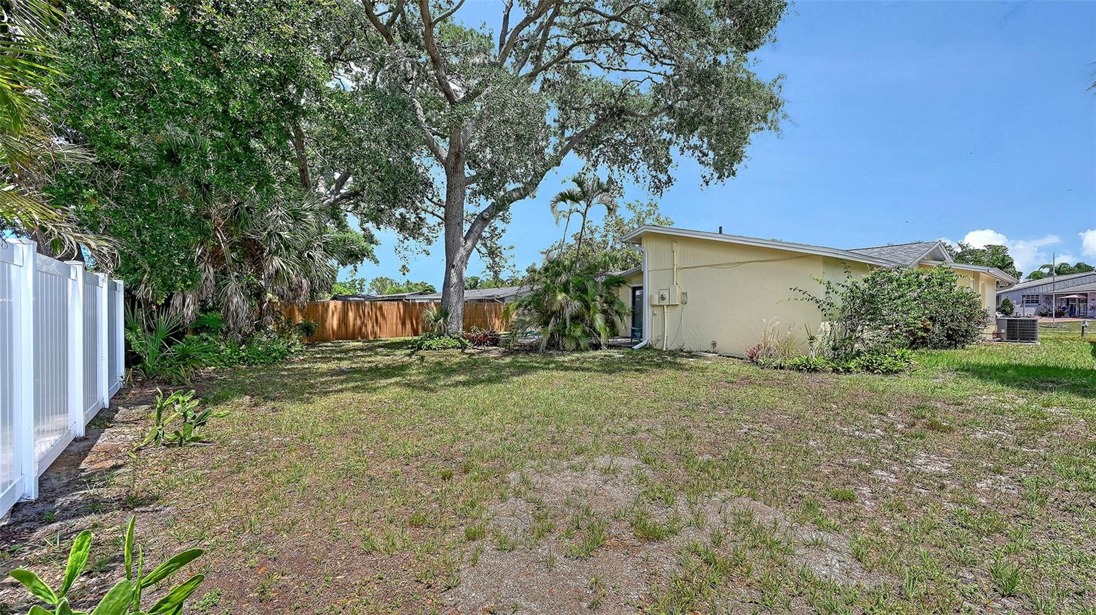 2706 WHITE SANDS DR, SARASOTA, FL, 34231