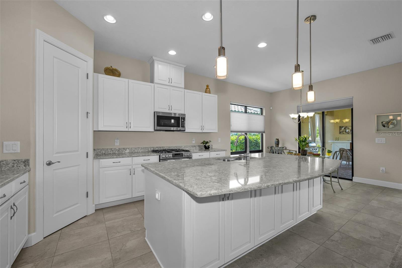 8707 SORANO VILLA DR, TAMPA, FL, 33647