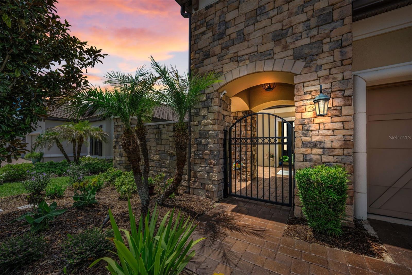 8707 SORANO VILLA DR, TAMPA, FL, 33647