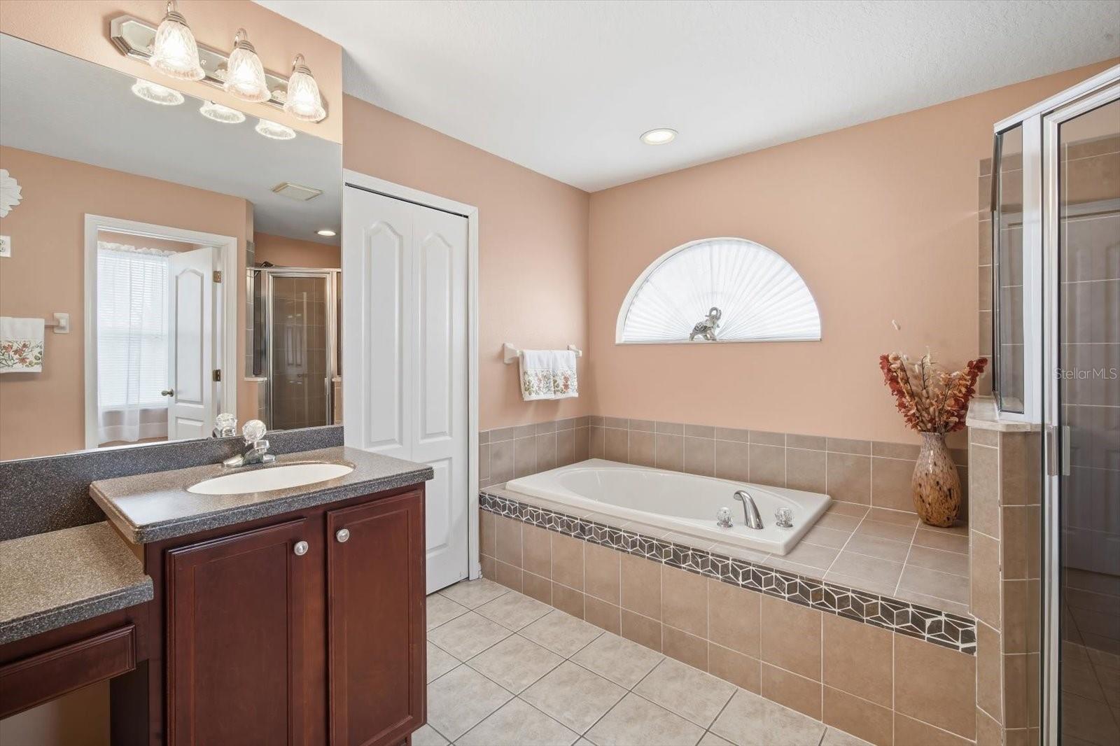 408 STONE BRIAR DR, RUSKIN, FL, 33570