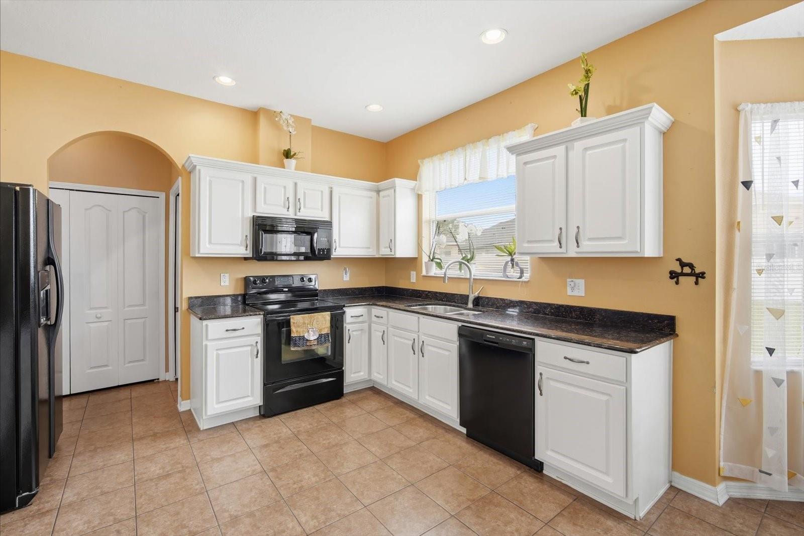 408 STONE BRIAR DR, RUSKIN, FL, 33570