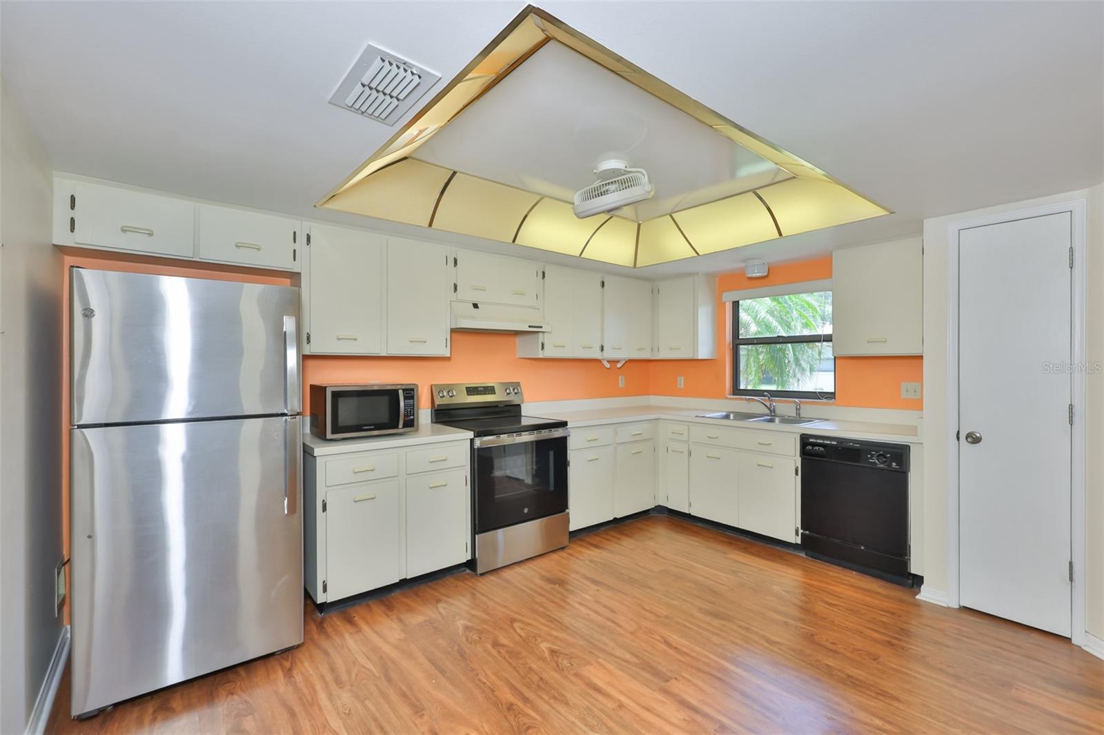 1616 LAYTON CT, SUN CITY CENTER, FL, 33573