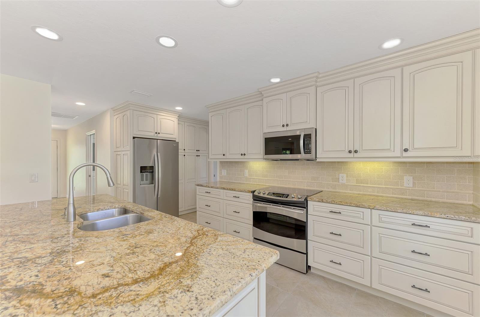 2340 PALMETTO ST, NOKOMIS, FL, 34275