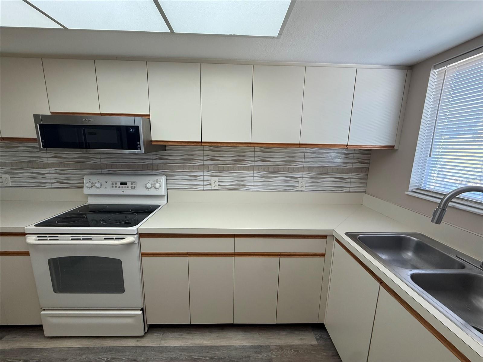 255 FENWICK DR #18, VENICE, FL, 34285