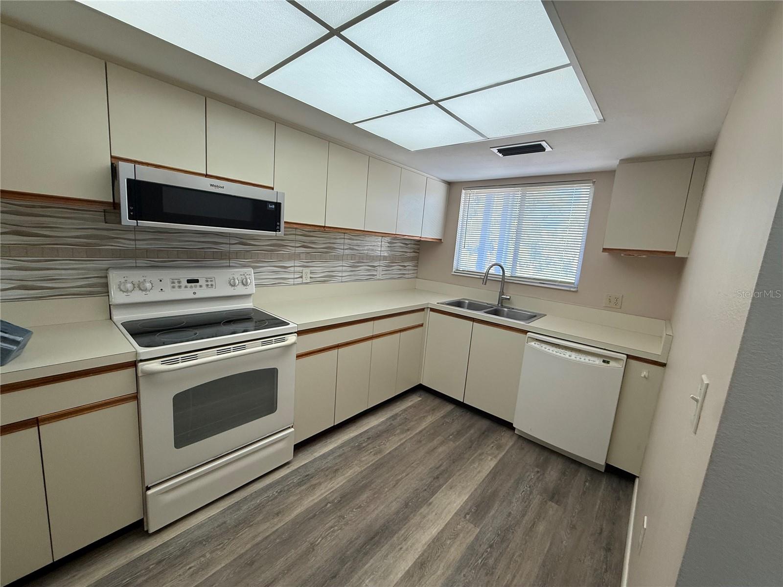 255 FENWICK DR #18, VENICE, FL, 34285