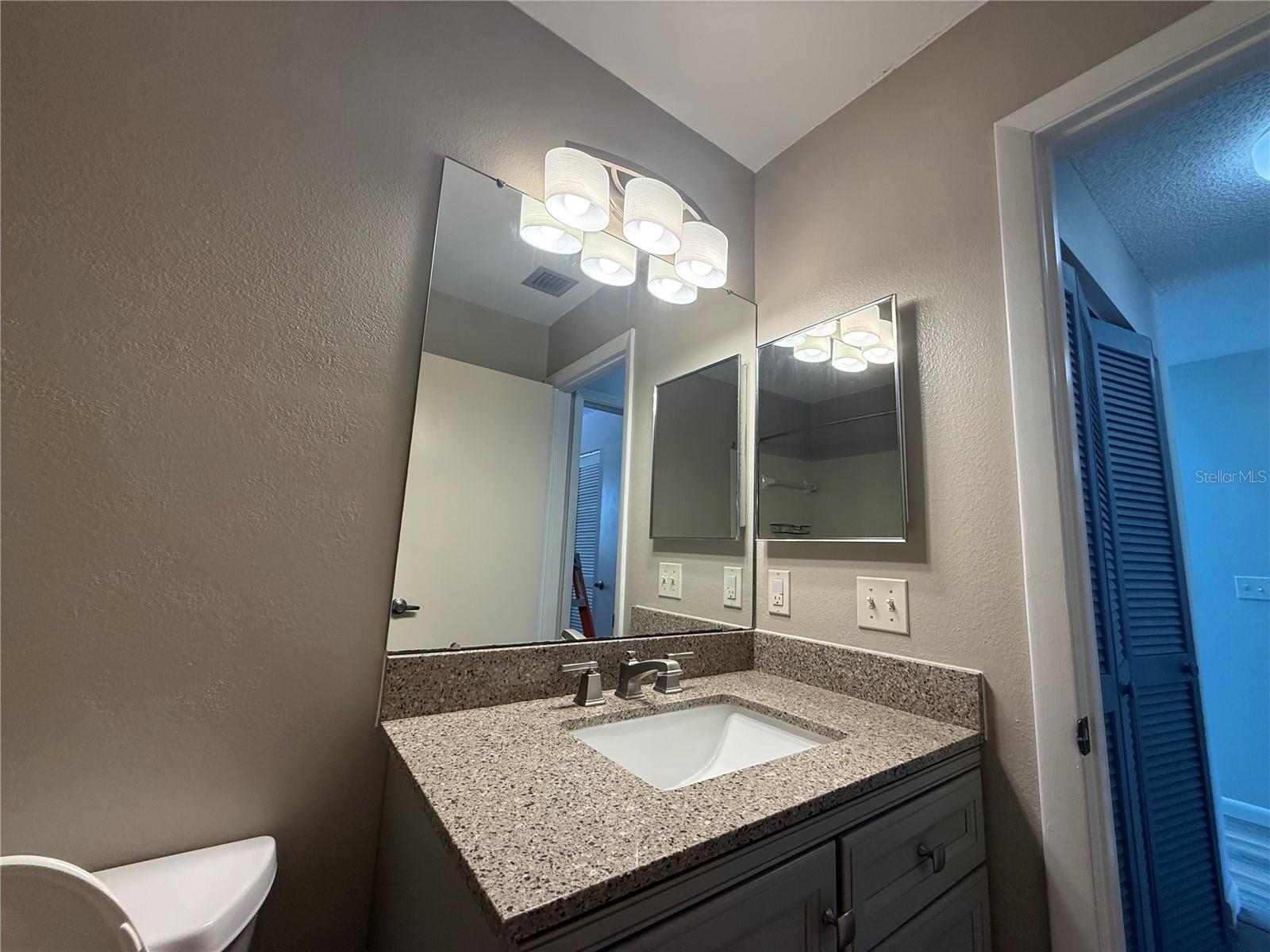 255 FENWICK DR #18, VENICE, FL, 34285