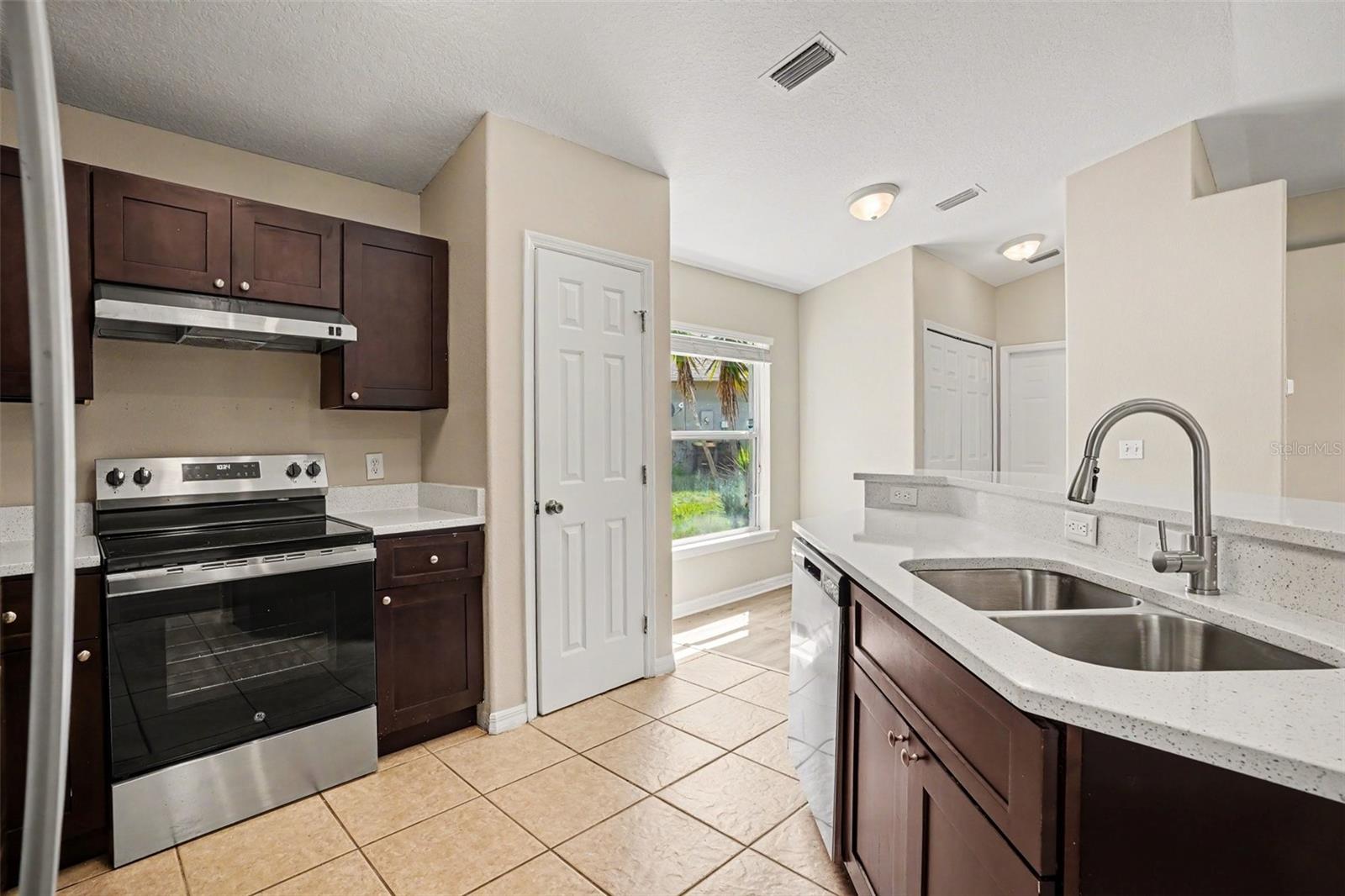1906 LAKEVIEW WAY, KISSIMMEE, FL, 34759
