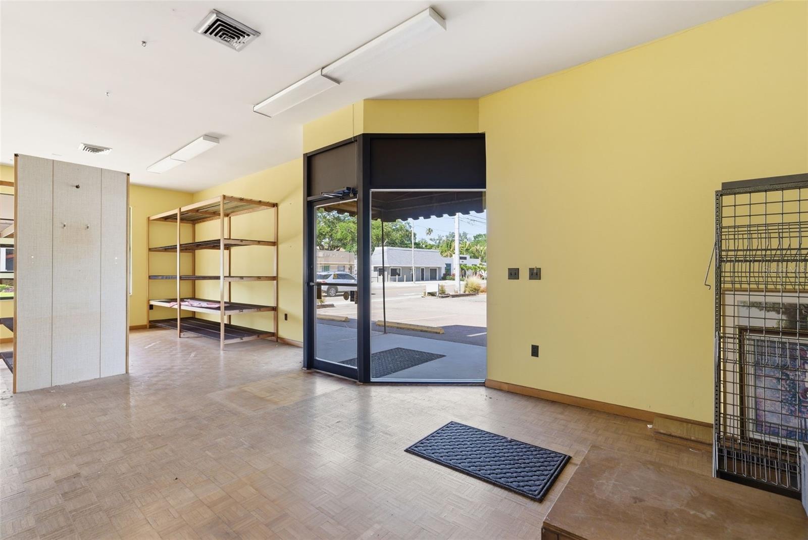 3233 W BAY TO BAY BLVD, TAMPA, FL, 33629