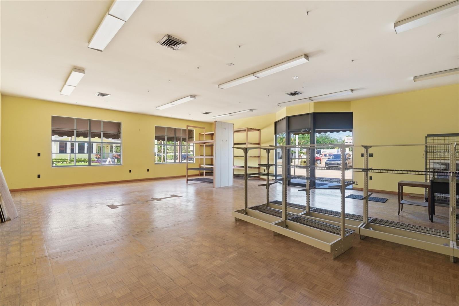 3233 W BAY TO BAY BLVD, TAMPA, FL, 33629