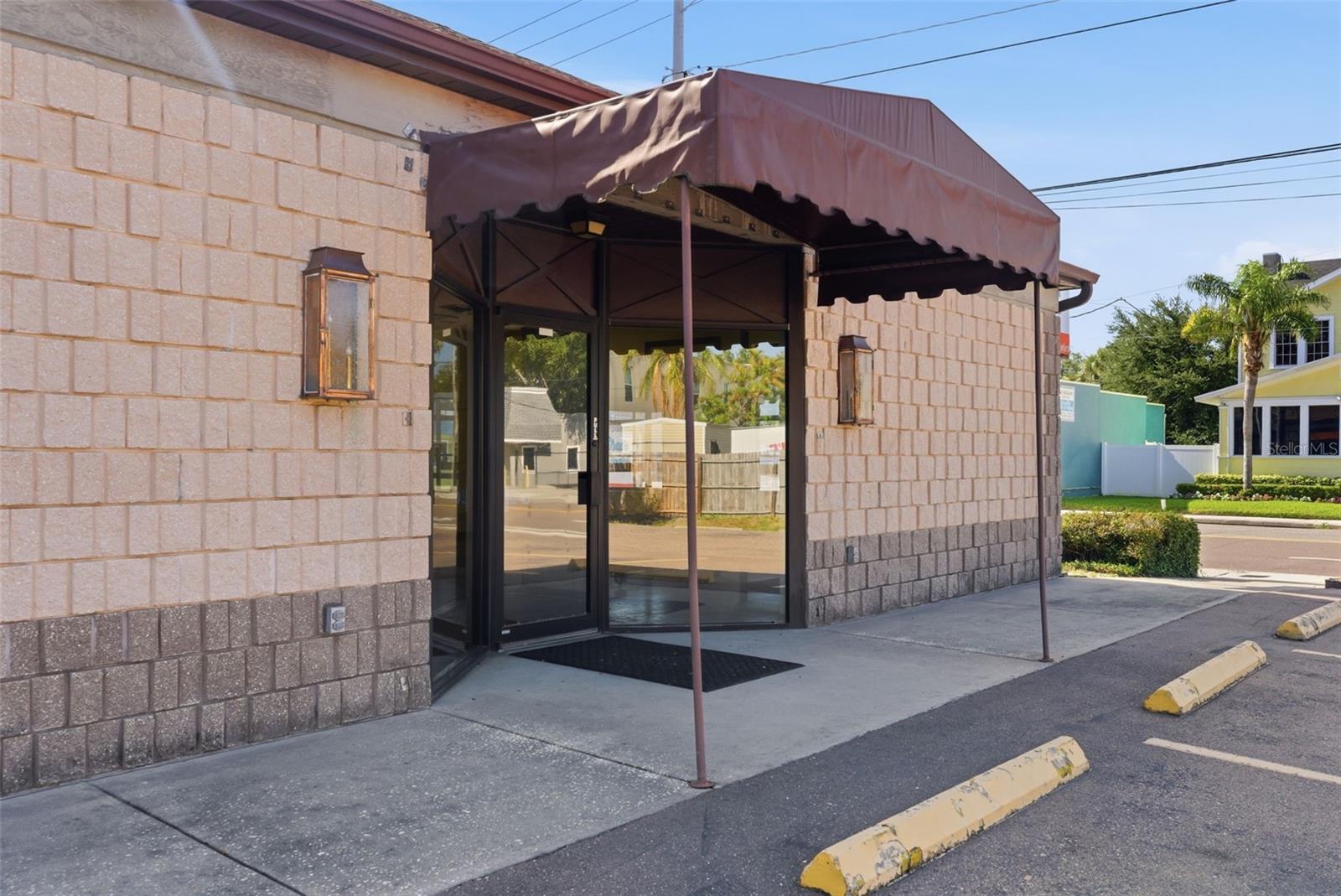 3233 W BAY TO BAY BLVD, TAMPA, FL, 33629
