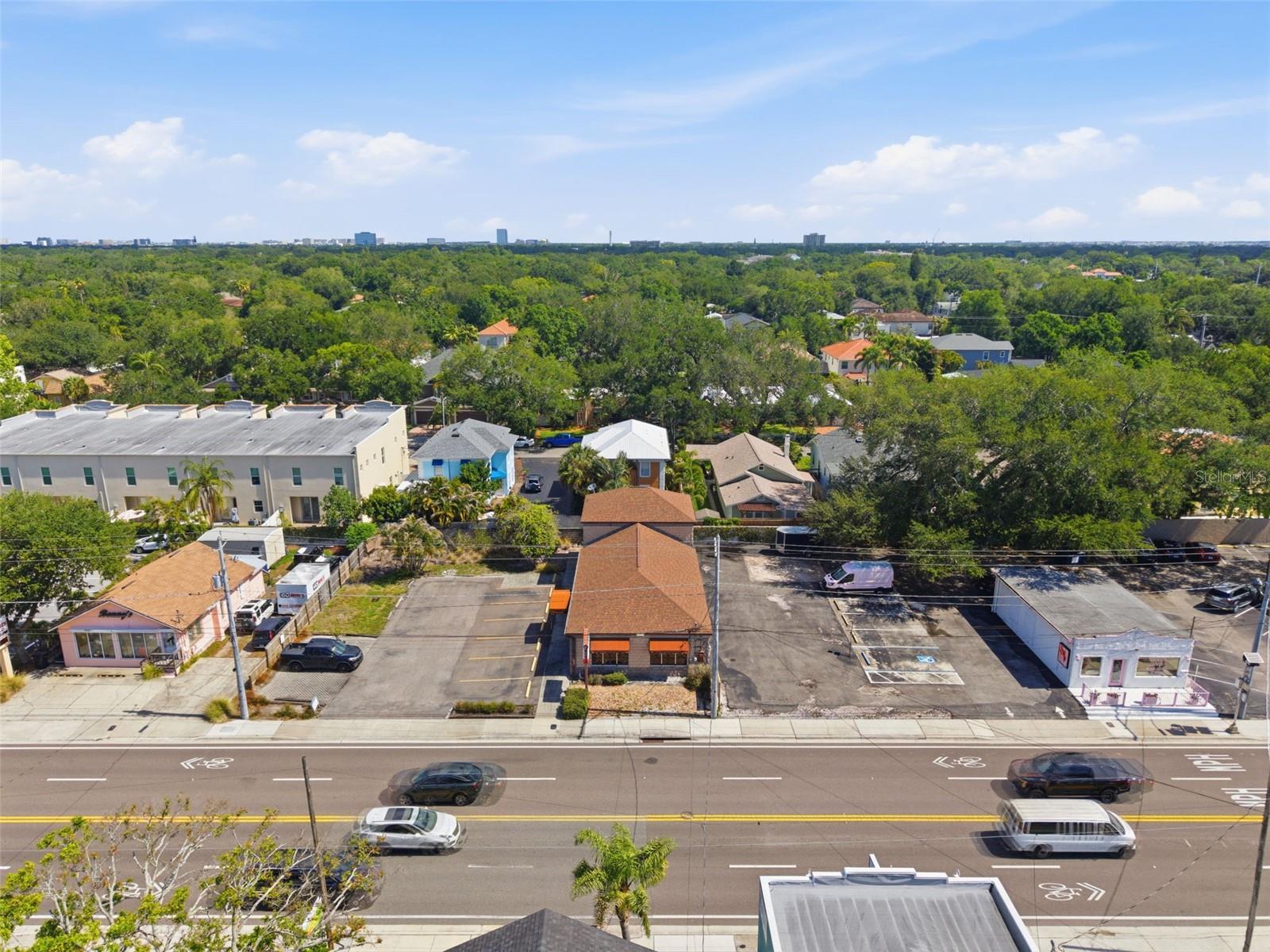 3233 W BAY TO BAY BLVD, TAMPA, FL, 33629