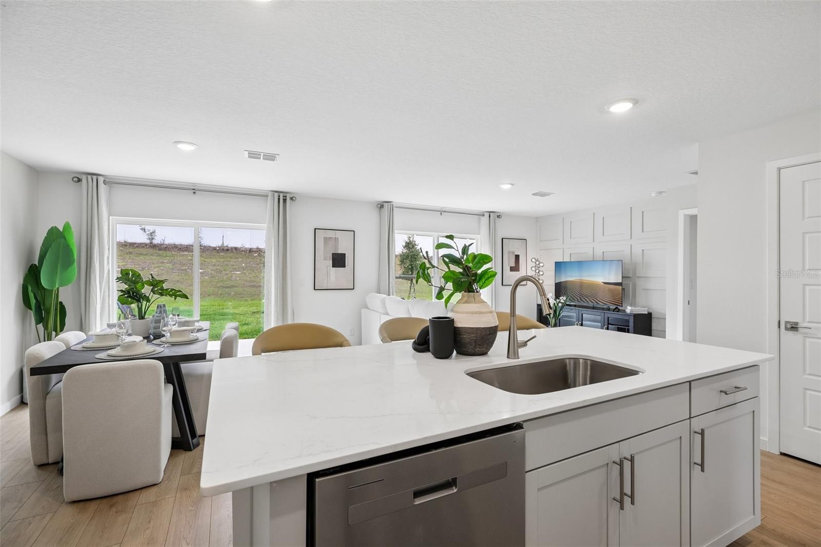 223 SKYFIELD CT, LADY LAKE, FL, 32159