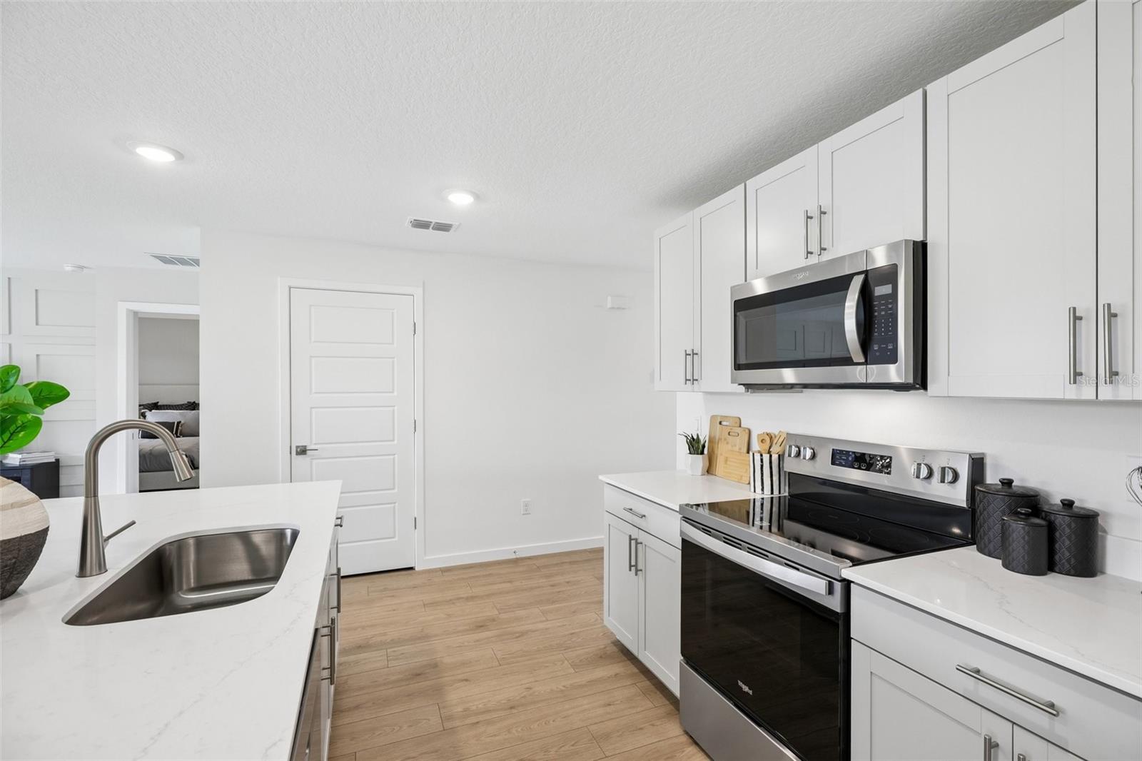 223 SKYFIELD CT, LADY LAKE, FL, 32159