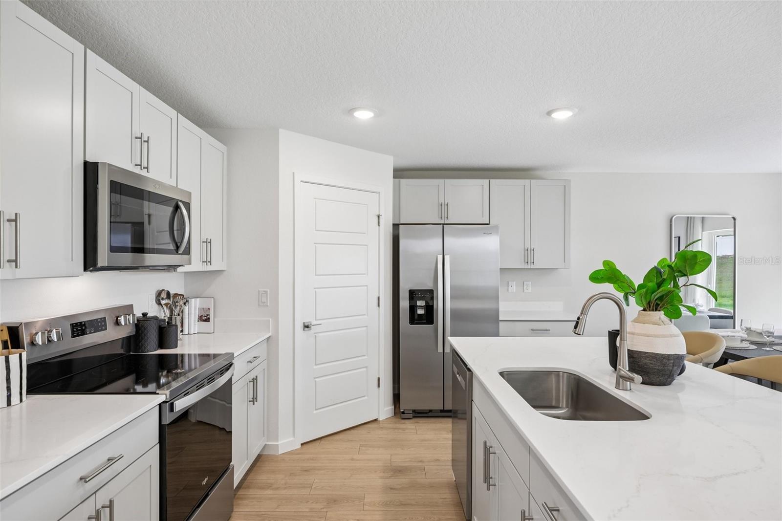 223 SKYFIELD CT, LADY LAKE, FL, 32159