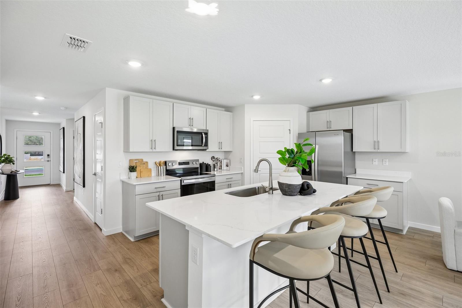 223 SKYFIELD CT, LADY LAKE, FL, 32159