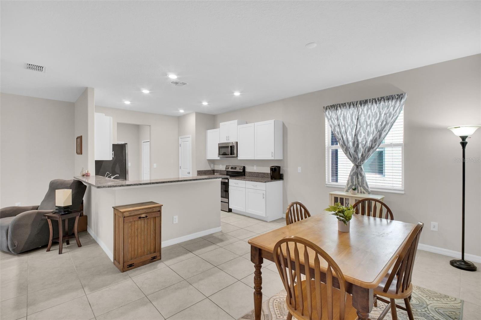 9579 FLOURISH DR, LAND O LAKES, FL, 34637