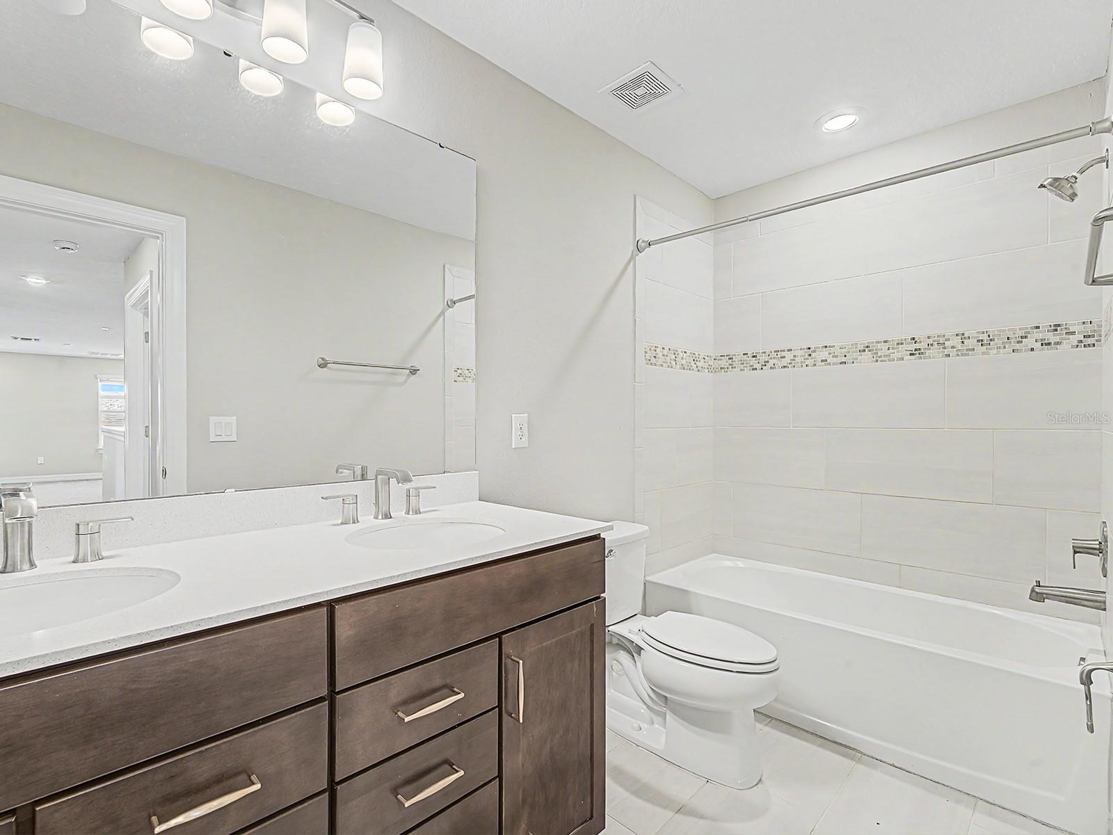 9475 IBIS GROVE BLVD, WESLEY CHAPEL, FL, 33545