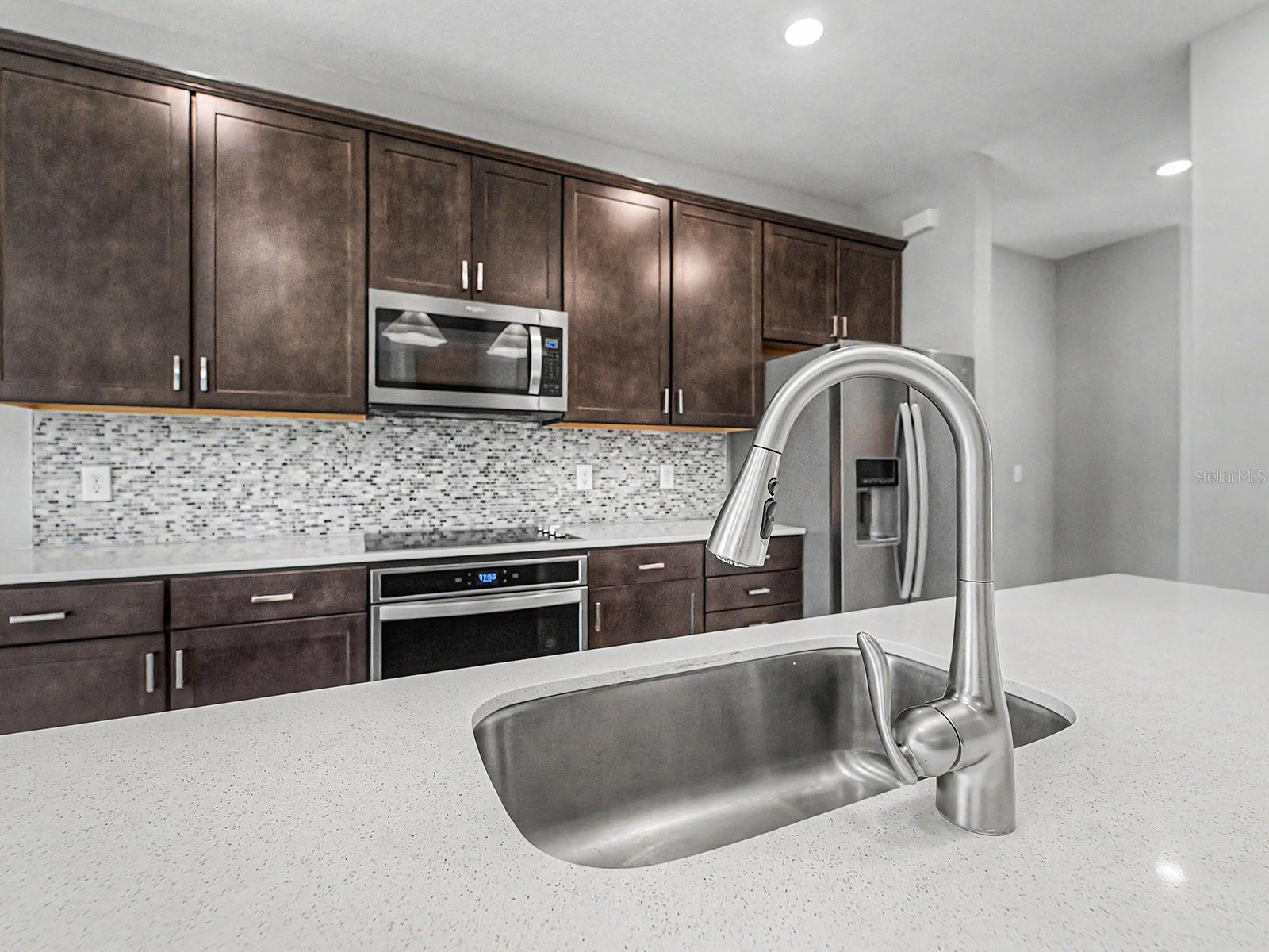 9475 IBIS GROVE BLVD, WESLEY CHAPEL, FL, 33545