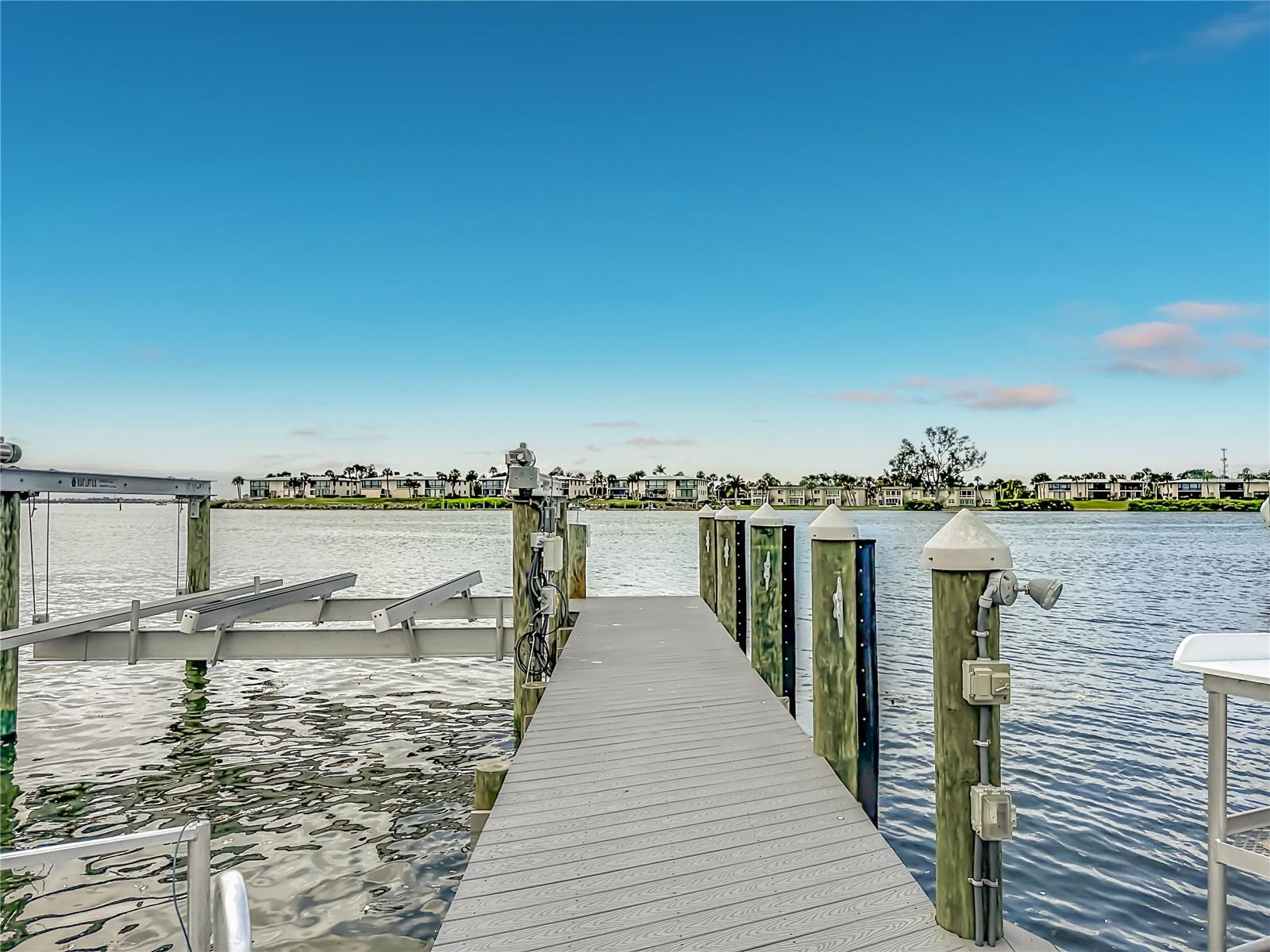 605 KEY ROYALE DR, BRADENTON BEACH, FL, 34217