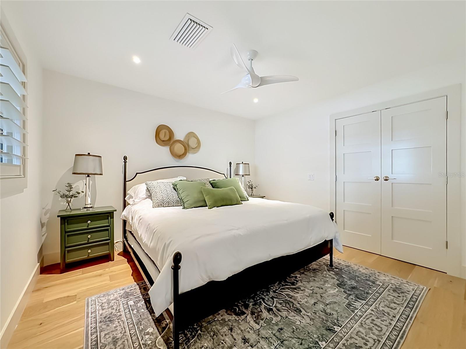 605 KEY ROYALE DR, BRADENTON BEACH, FL, 34217