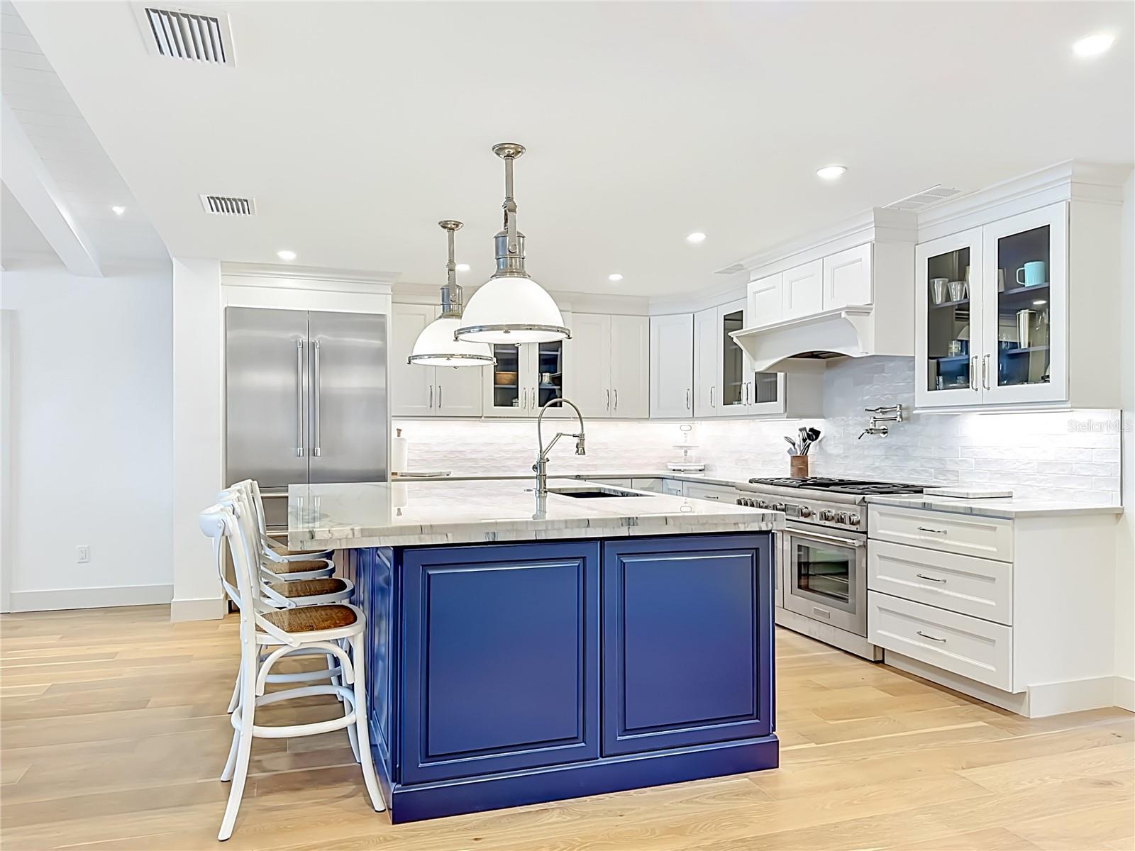 605 KEY ROYALE DR, BRADENTON BEACH, FL, 34217