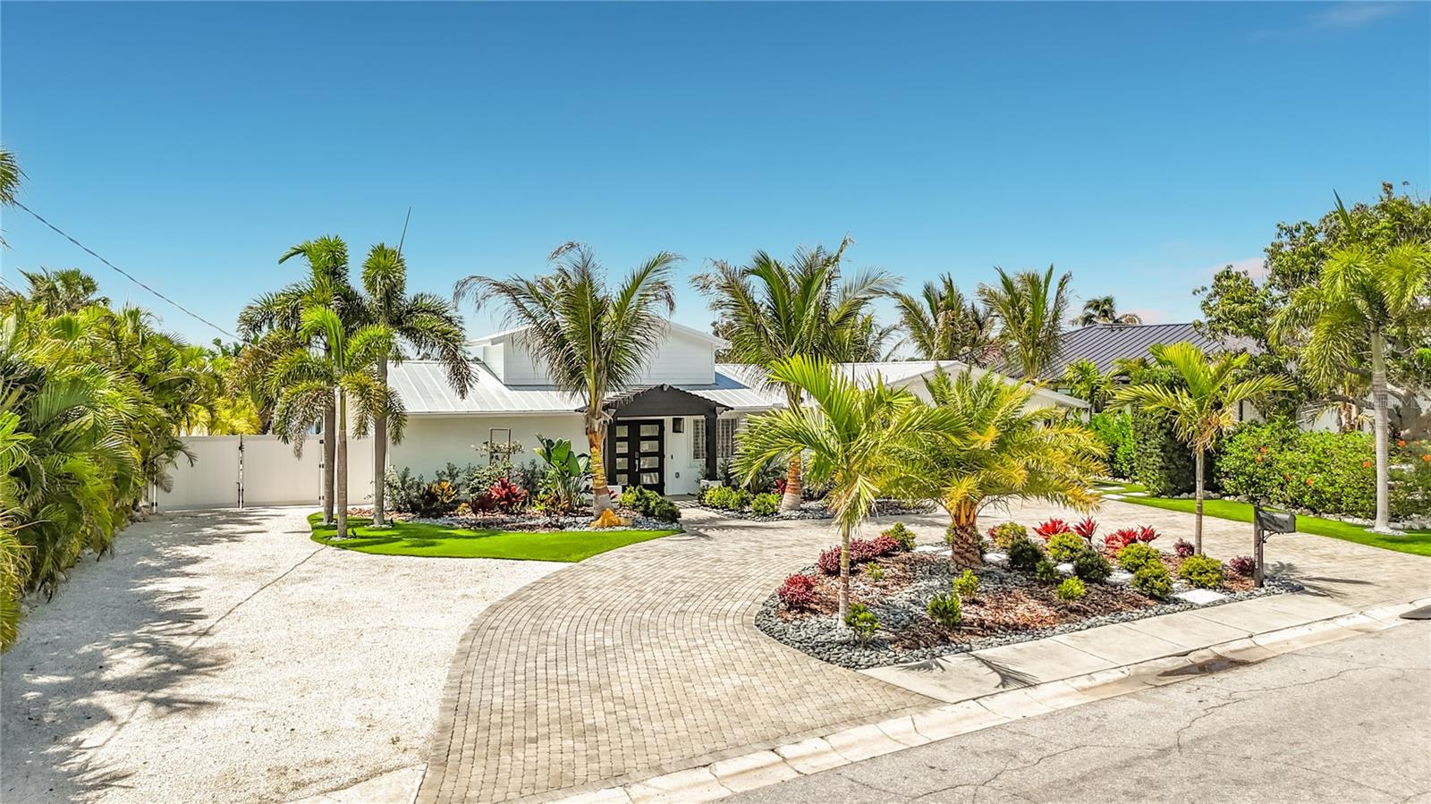 605 KEY ROYALE DR, BRADENTON BEACH, FL, 34217