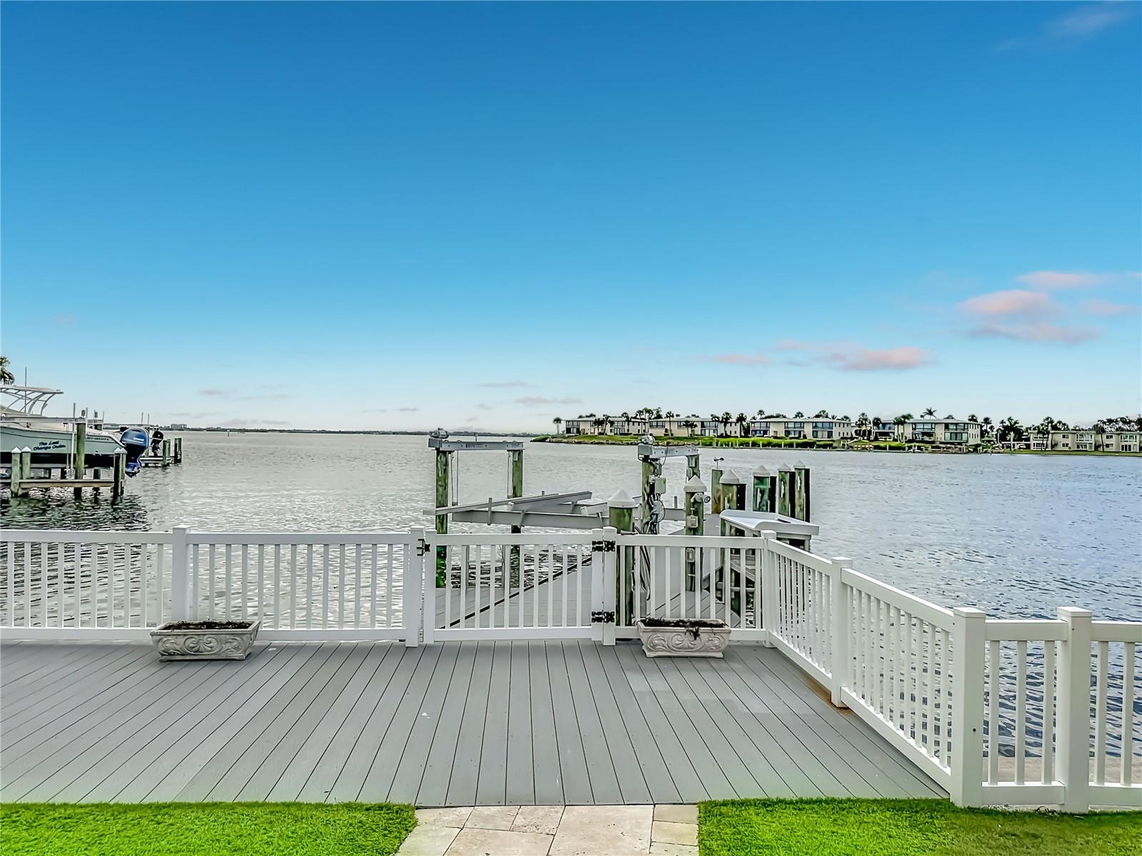 605 KEY ROYALE DR, BRADENTON BEACH, FL, 34217