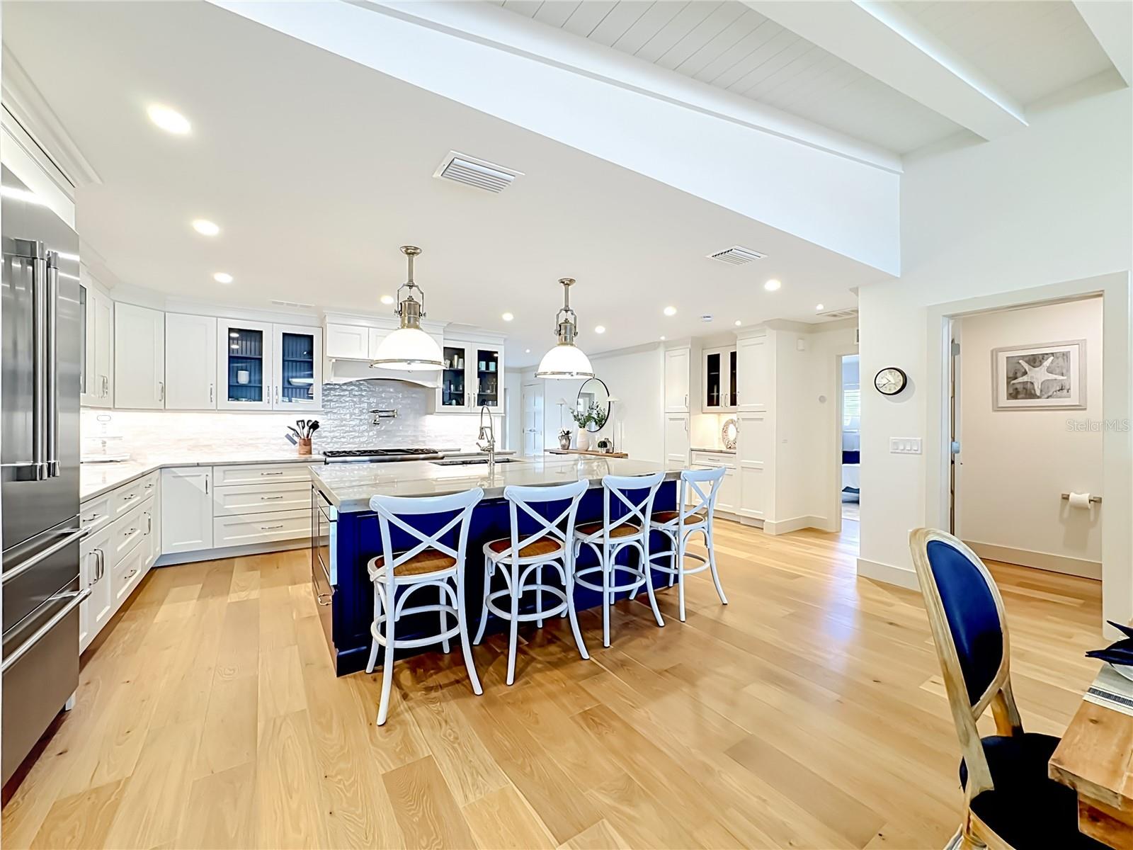 605 KEY ROYALE DR, BRADENTON BEACH, FL, 34217