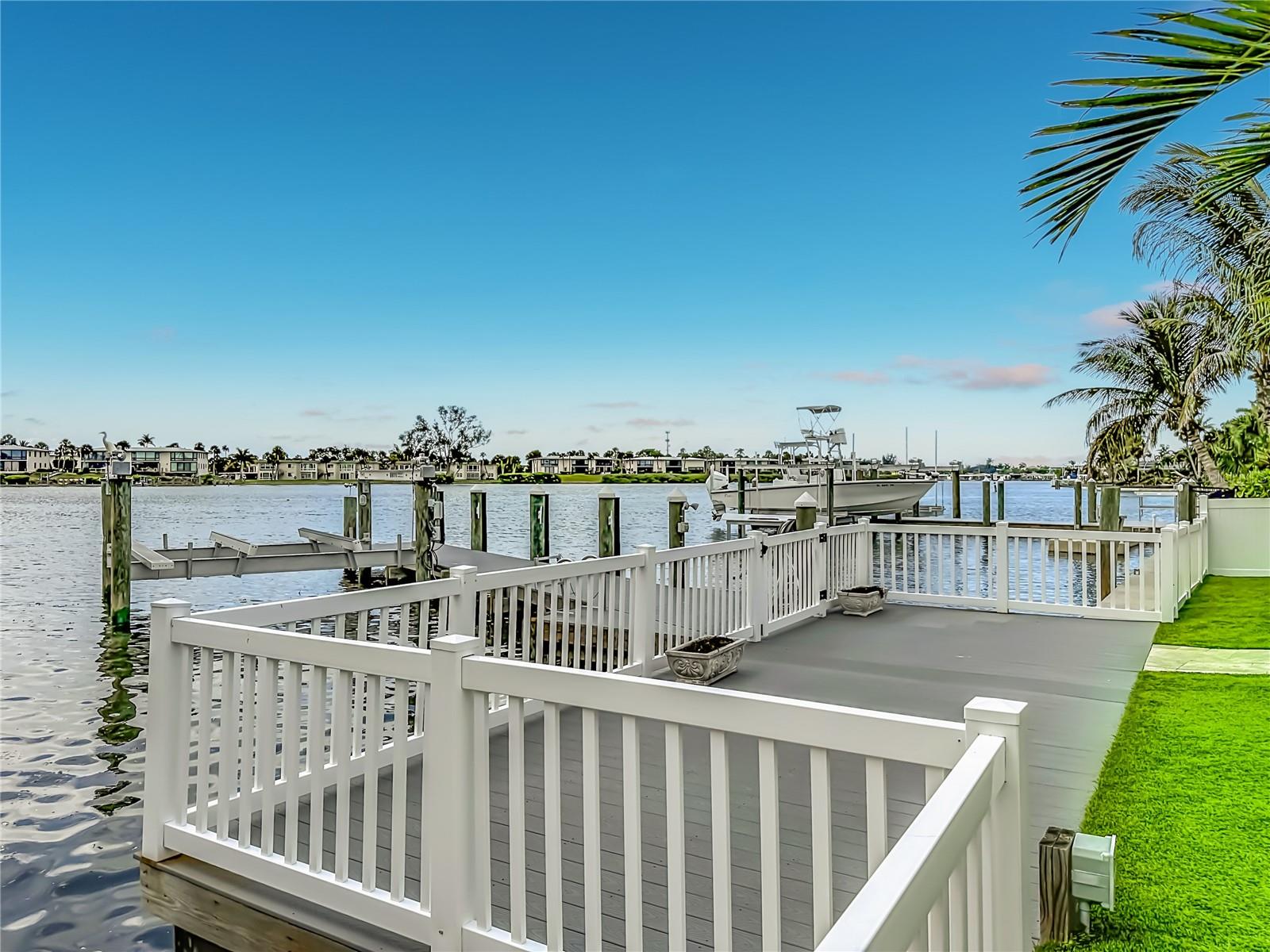 605 KEY ROYALE DR, BRADENTON BEACH, FL, 34217