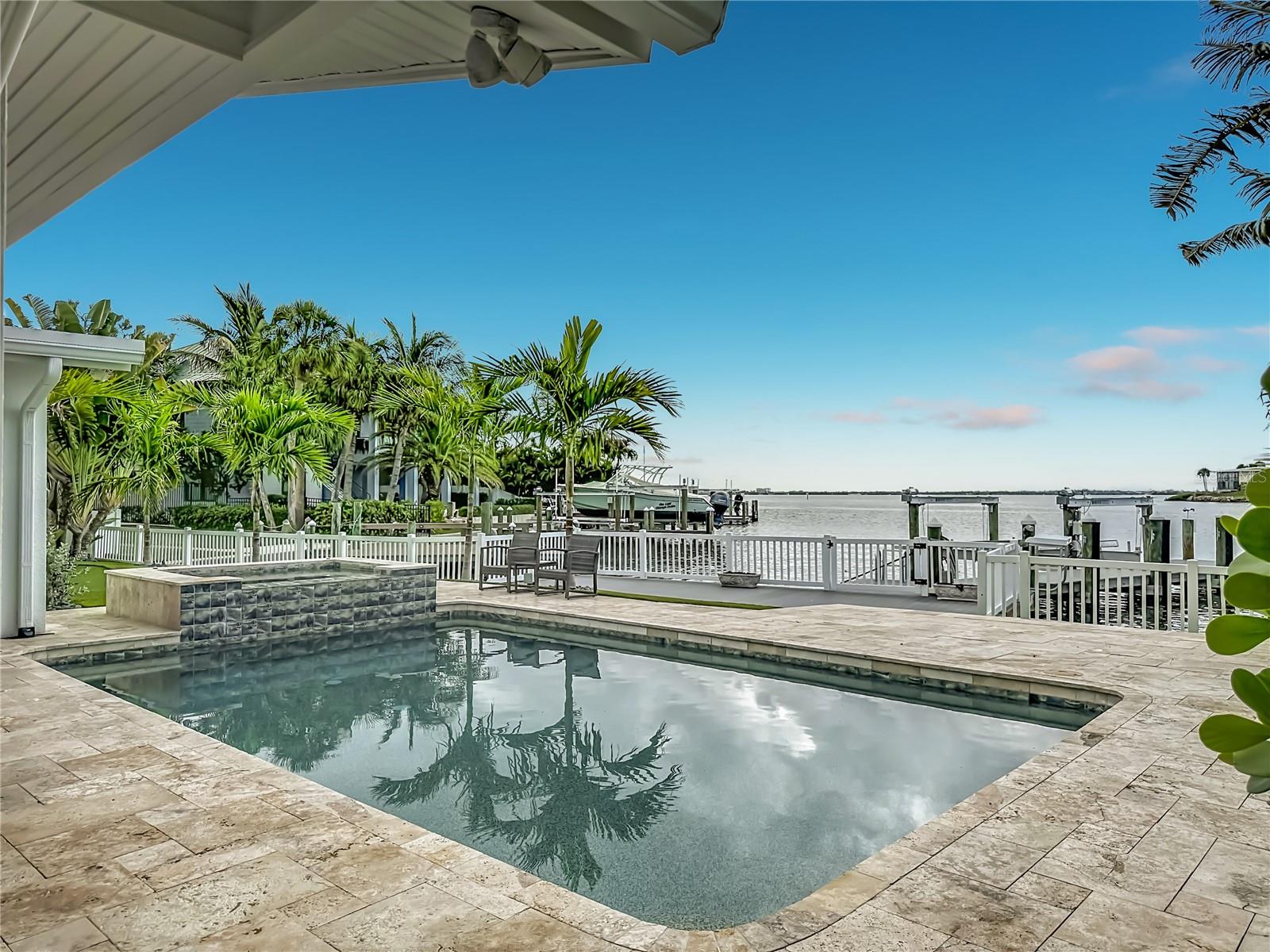 605 KEY ROYALE DR, BRADENTON BEACH, FL, 34217