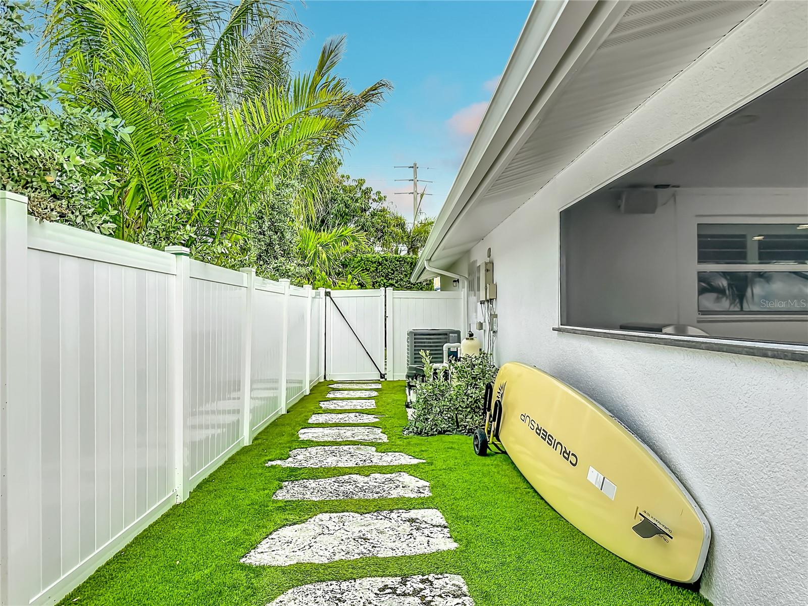 605 KEY ROYALE DR, BRADENTON BEACH, FL, 34217