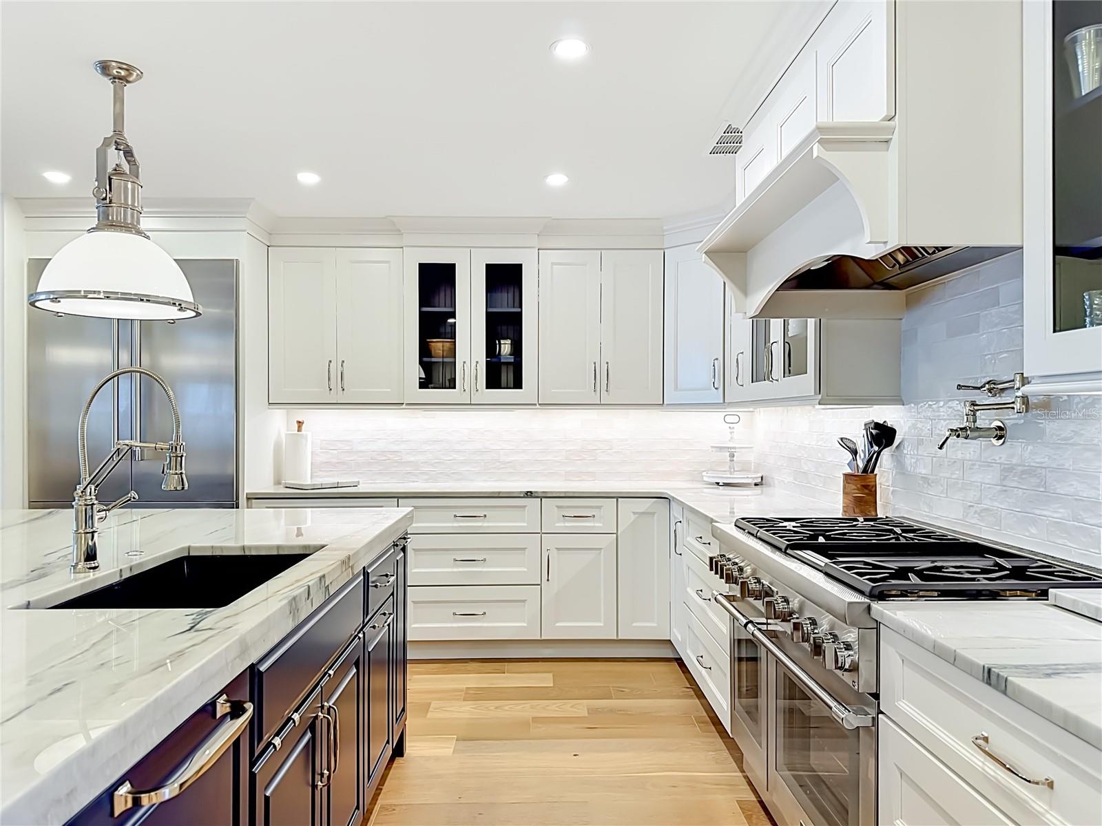 605 KEY ROYALE DR, BRADENTON BEACH, FL, 34217