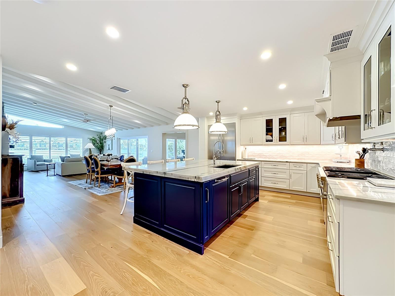 605 KEY ROYALE DR, BRADENTON BEACH, FL, 34217