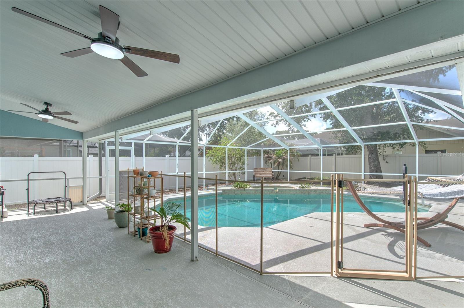 2327 EAGLE BLUFF DR, VALRICO, FL, 33596
