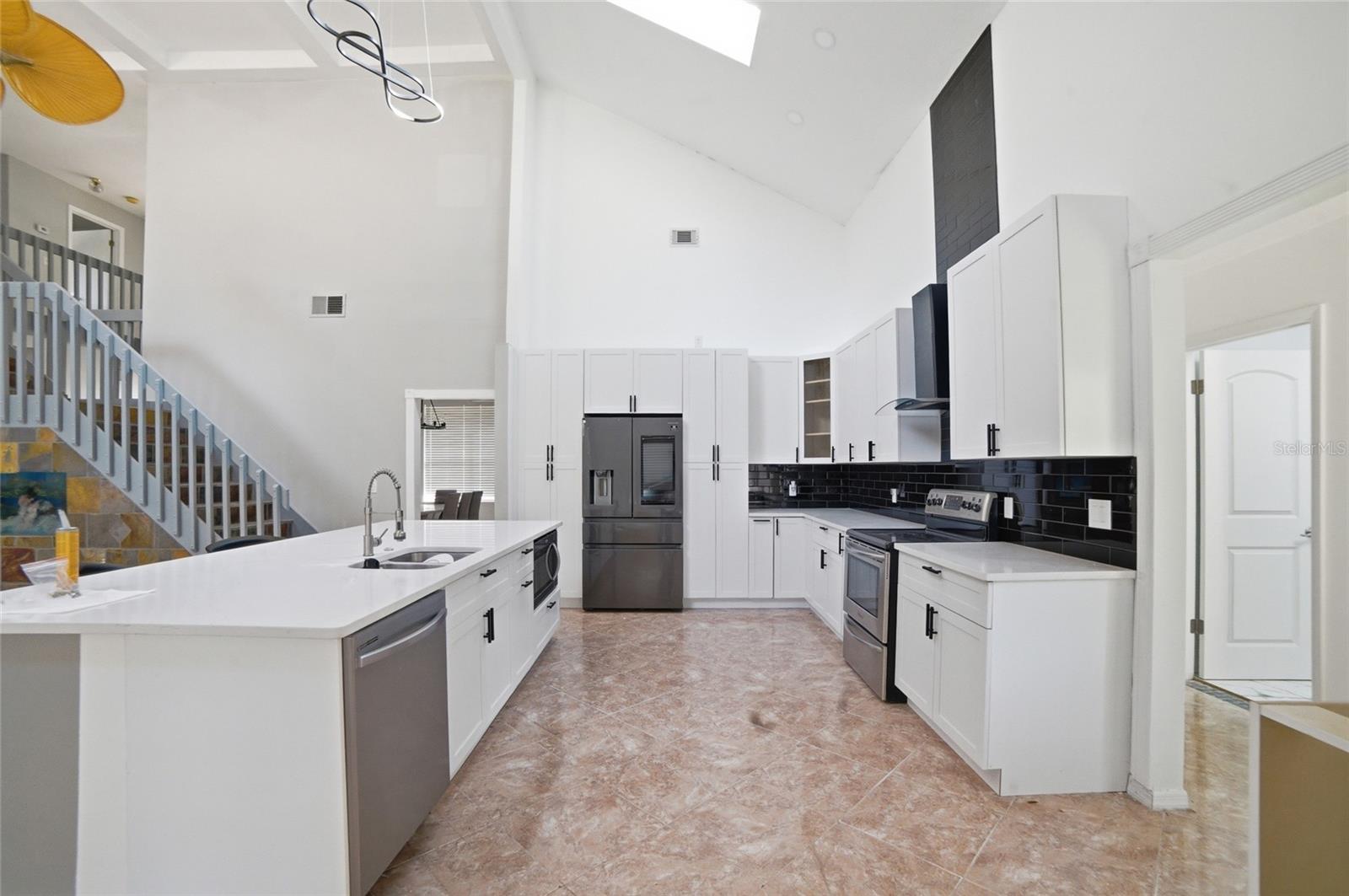 2054 PALM VISTA DR, APOPKA, FL, 32712