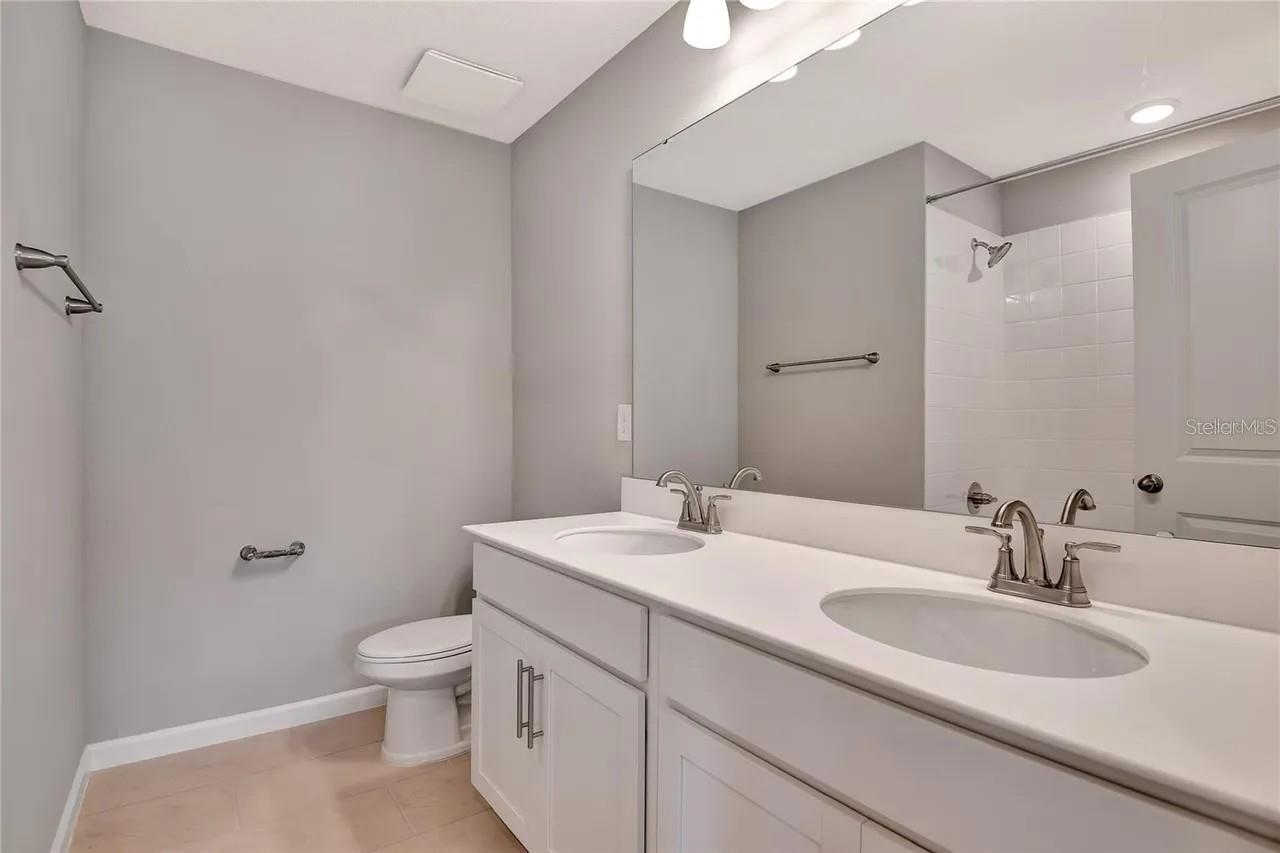 560 SUMMIT RIVER DR, APOPKA, FL, 32712
