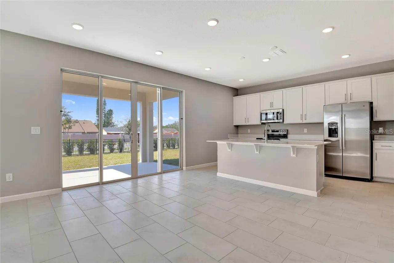 560 SUMMIT RIVER DR, APOPKA, FL, 32712