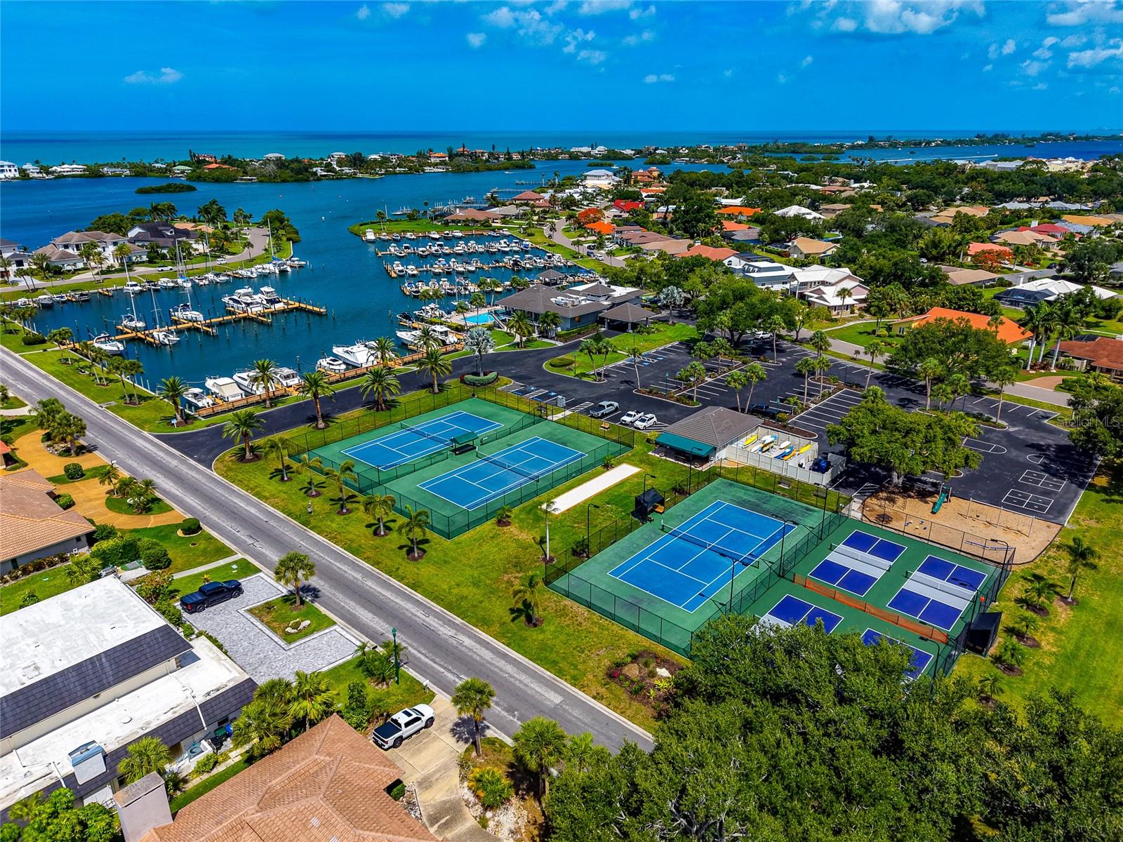 157 LOOKOUT POINT DR, OSPREY, FL, 34229