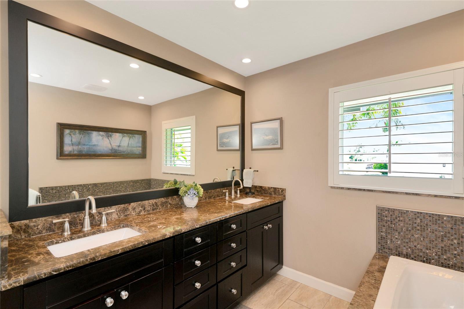 157 LOOKOUT POINT DR, OSPREY, FL, 34229